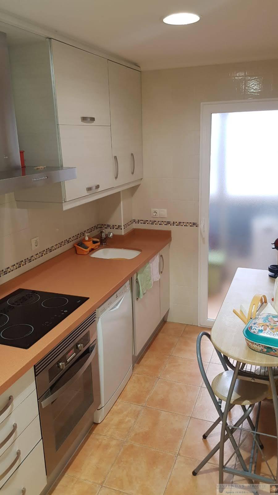 For sale of flat in Albacete