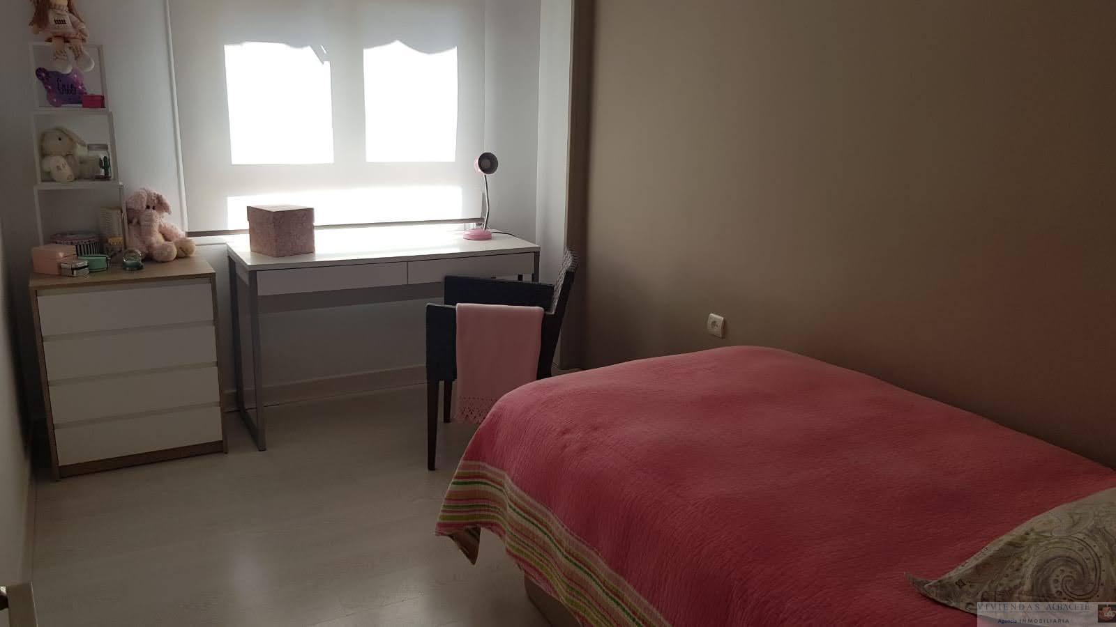 For sale of flat in Albacete