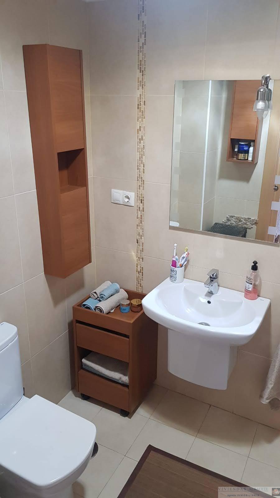 For sale of flat in Albacete