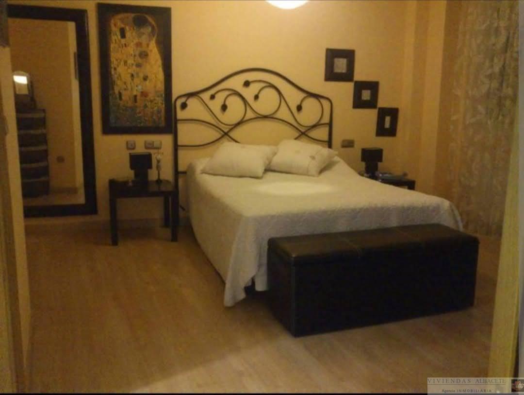 For sale of apartment in Albacete