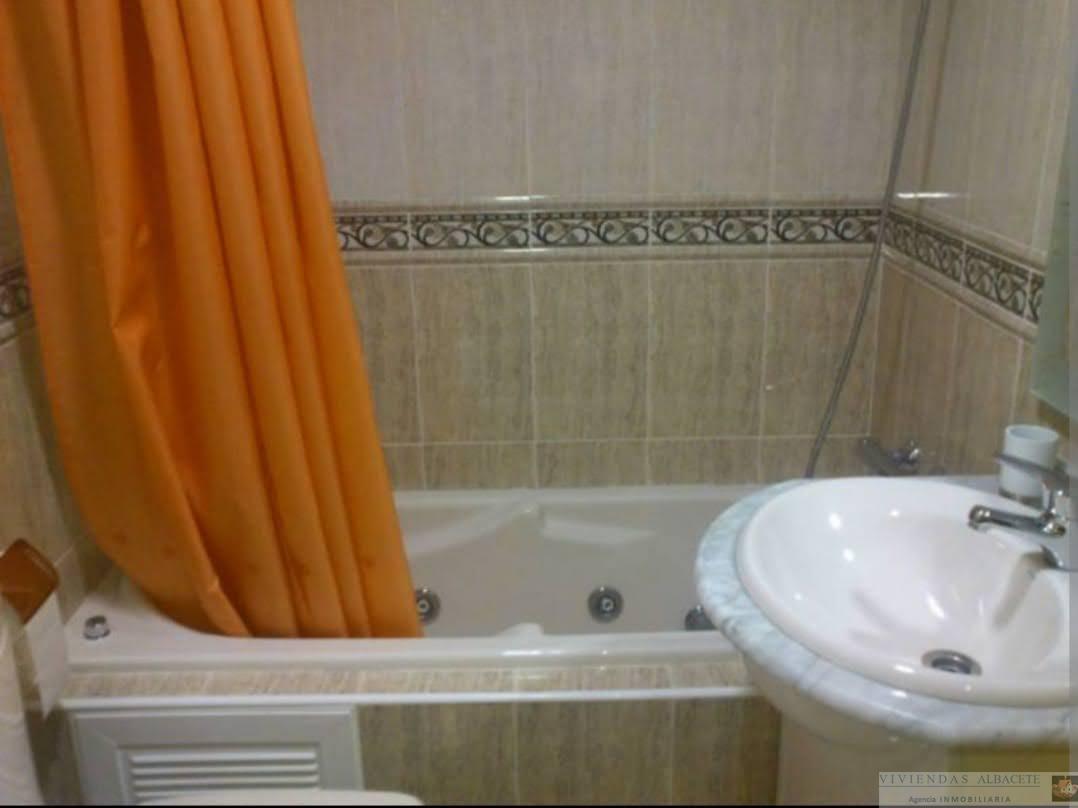 For sale of apartment in Albacete