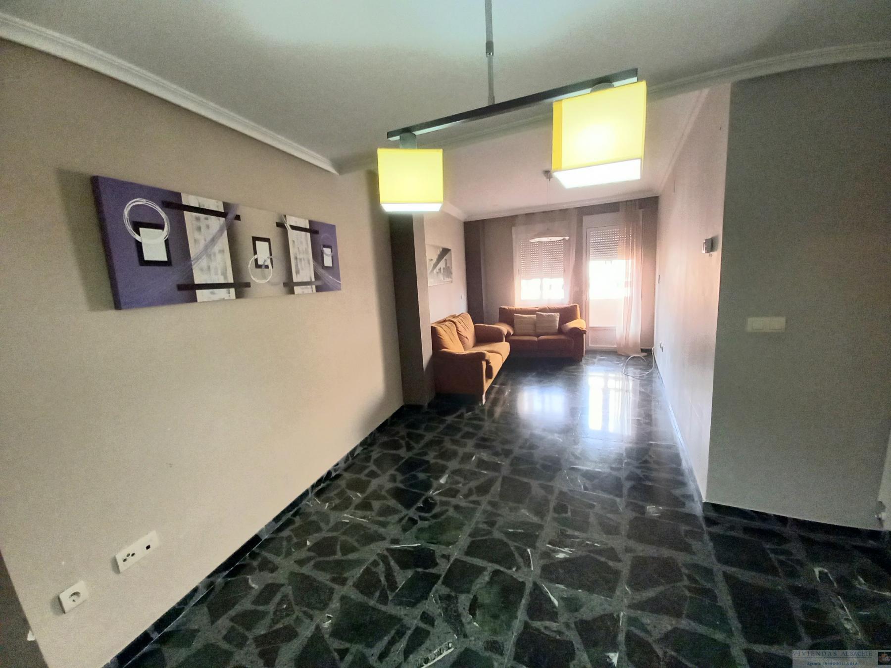 For sale of flat in Albacete