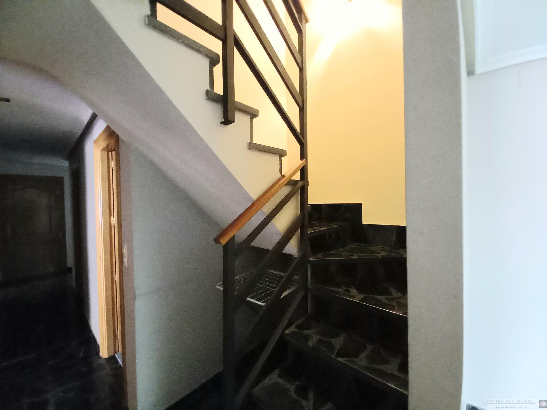 For sale of flat in Albacete