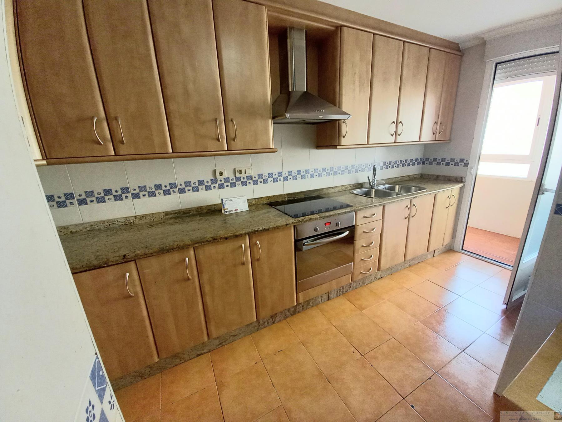 For sale of flat in Albacete