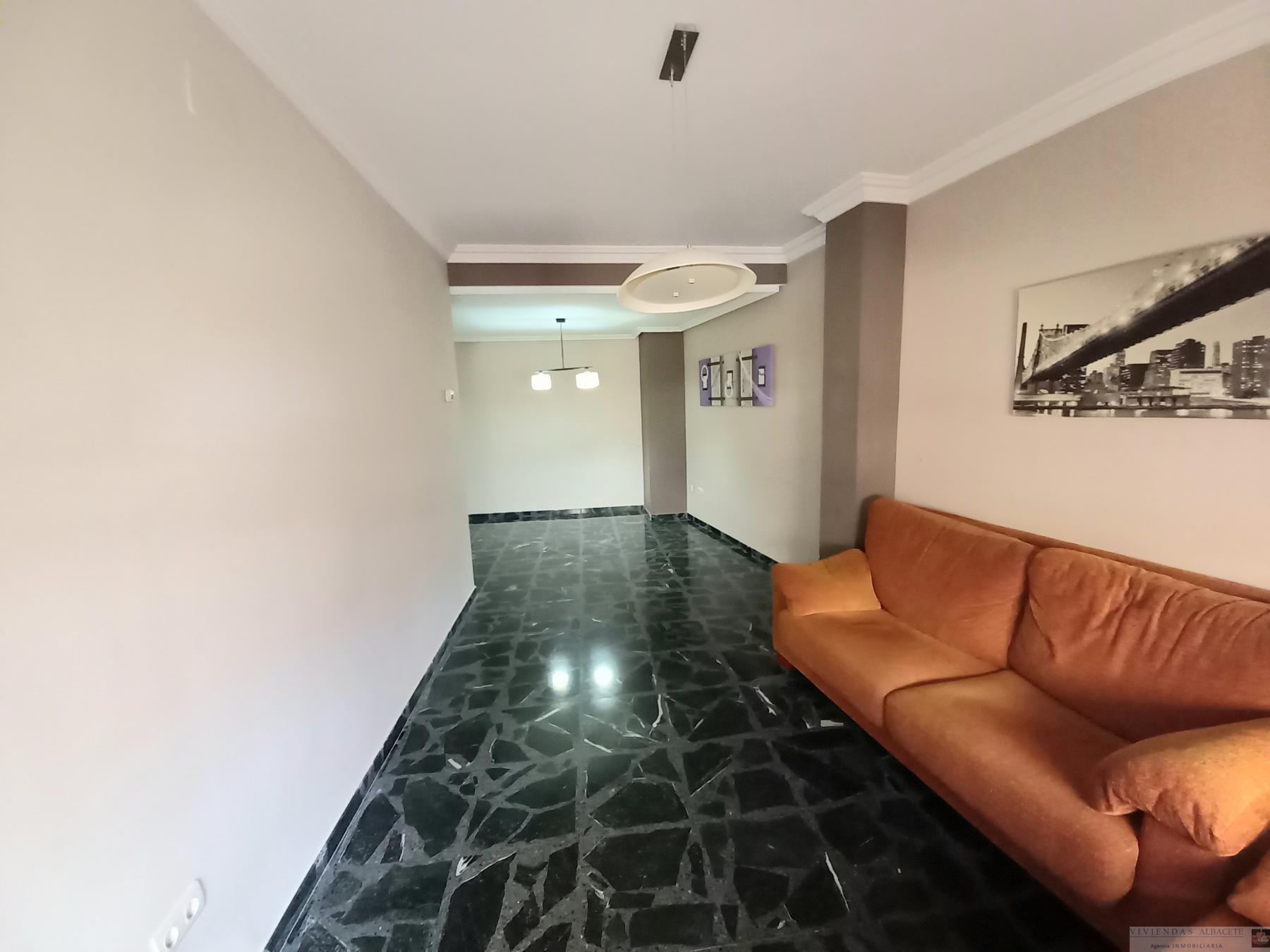 For sale of flat in Albacete
