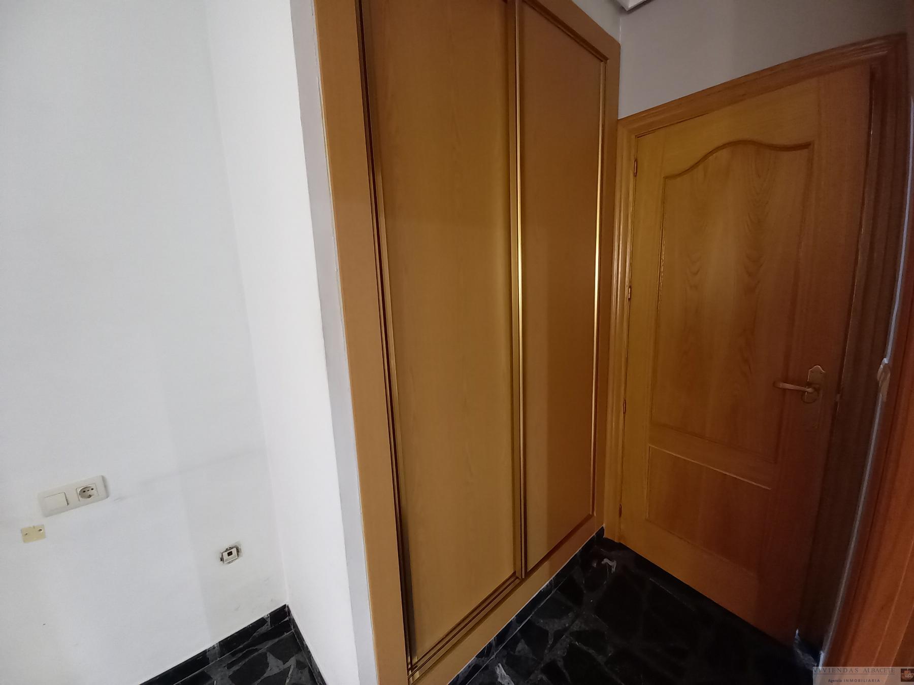 For sale of flat in Albacete