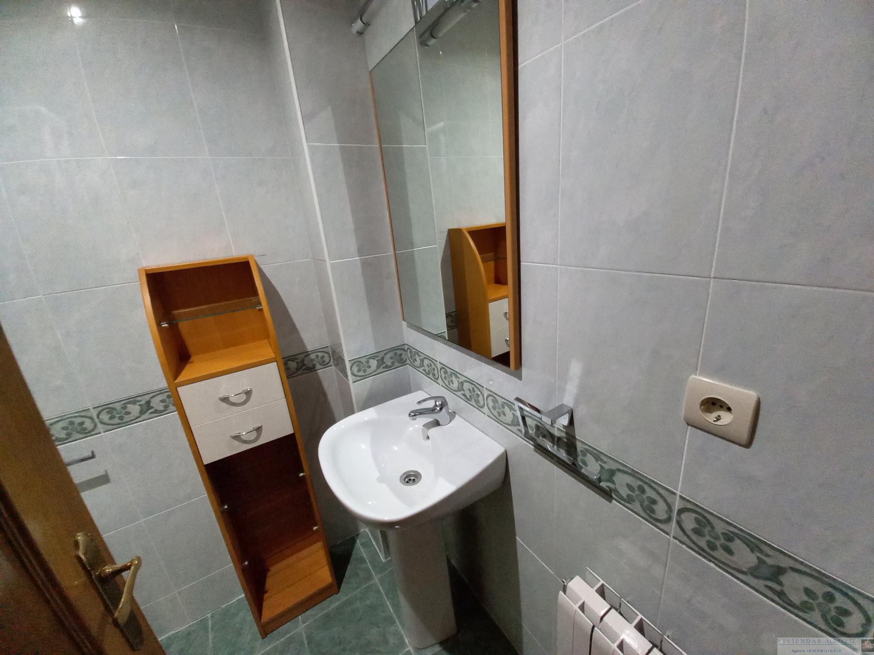 For sale of flat in Albacete