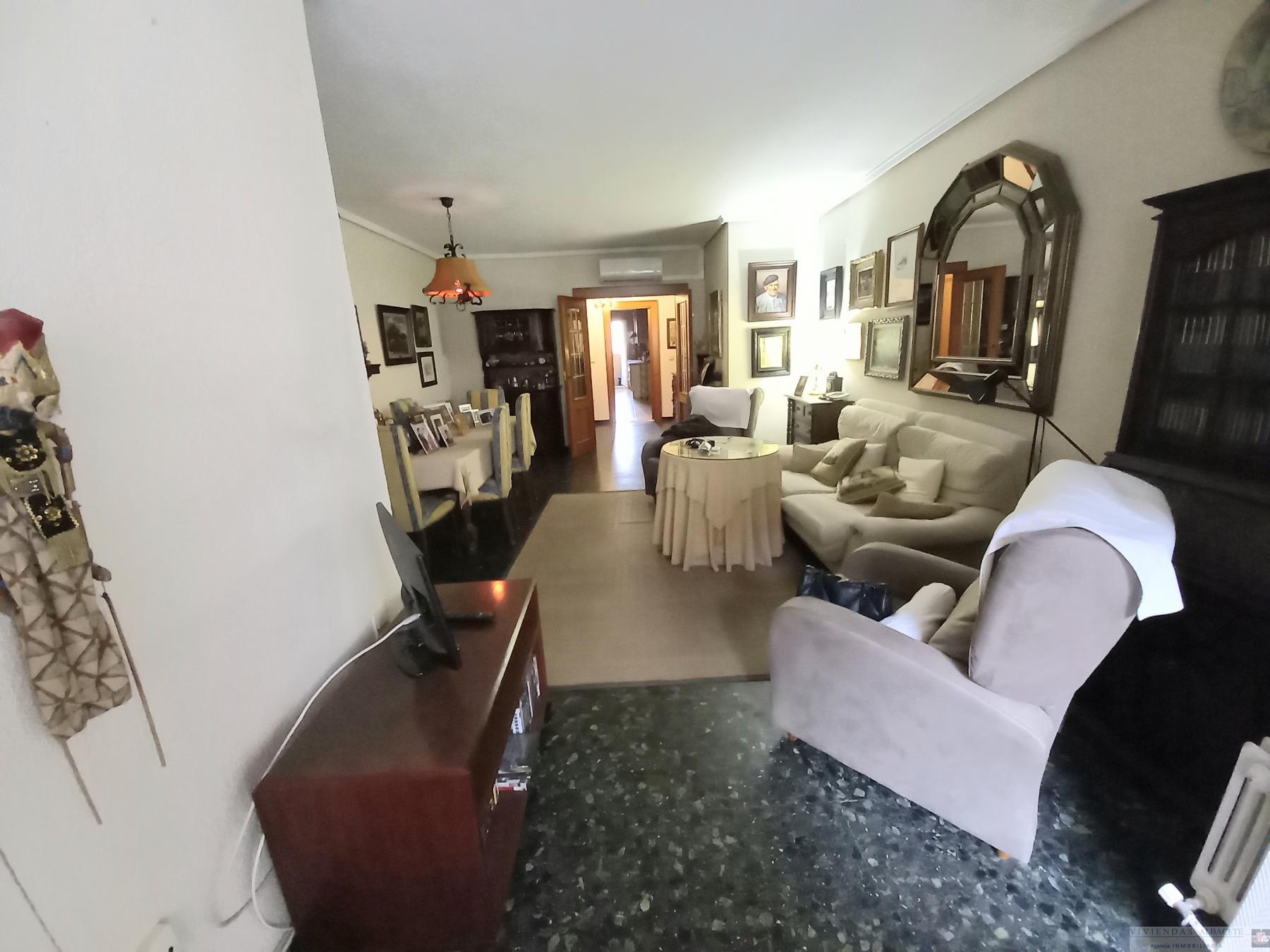 For sale of flat in Albacete