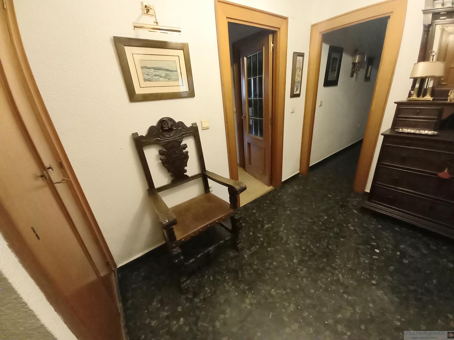 For sale of flat in Albacete