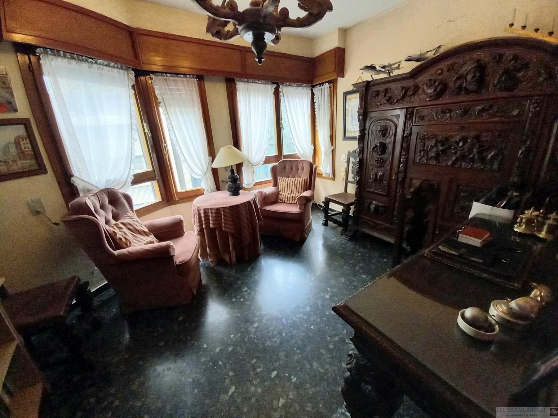 For sale of flat in Albacete
