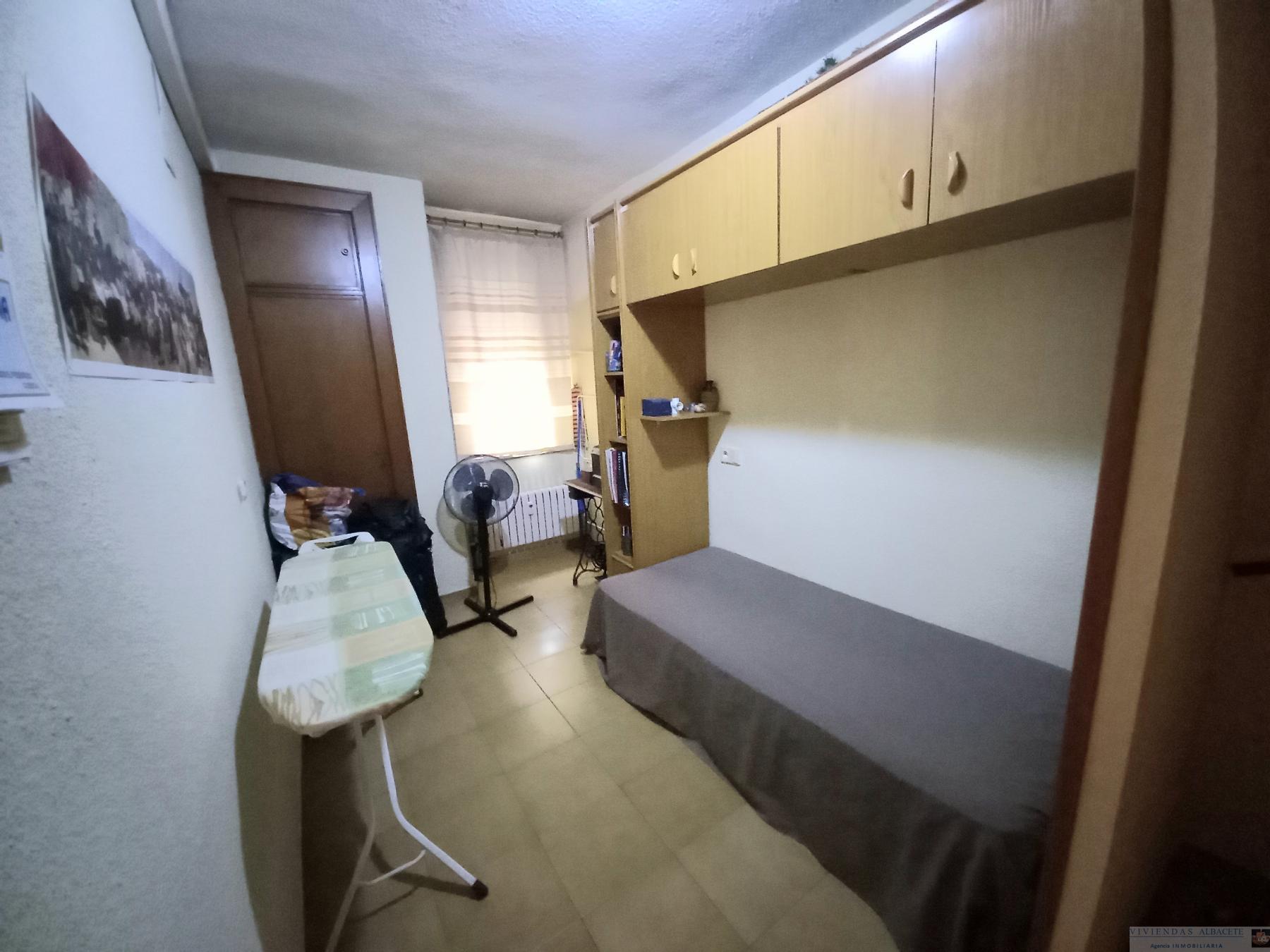 For sale of flat in Albacete
