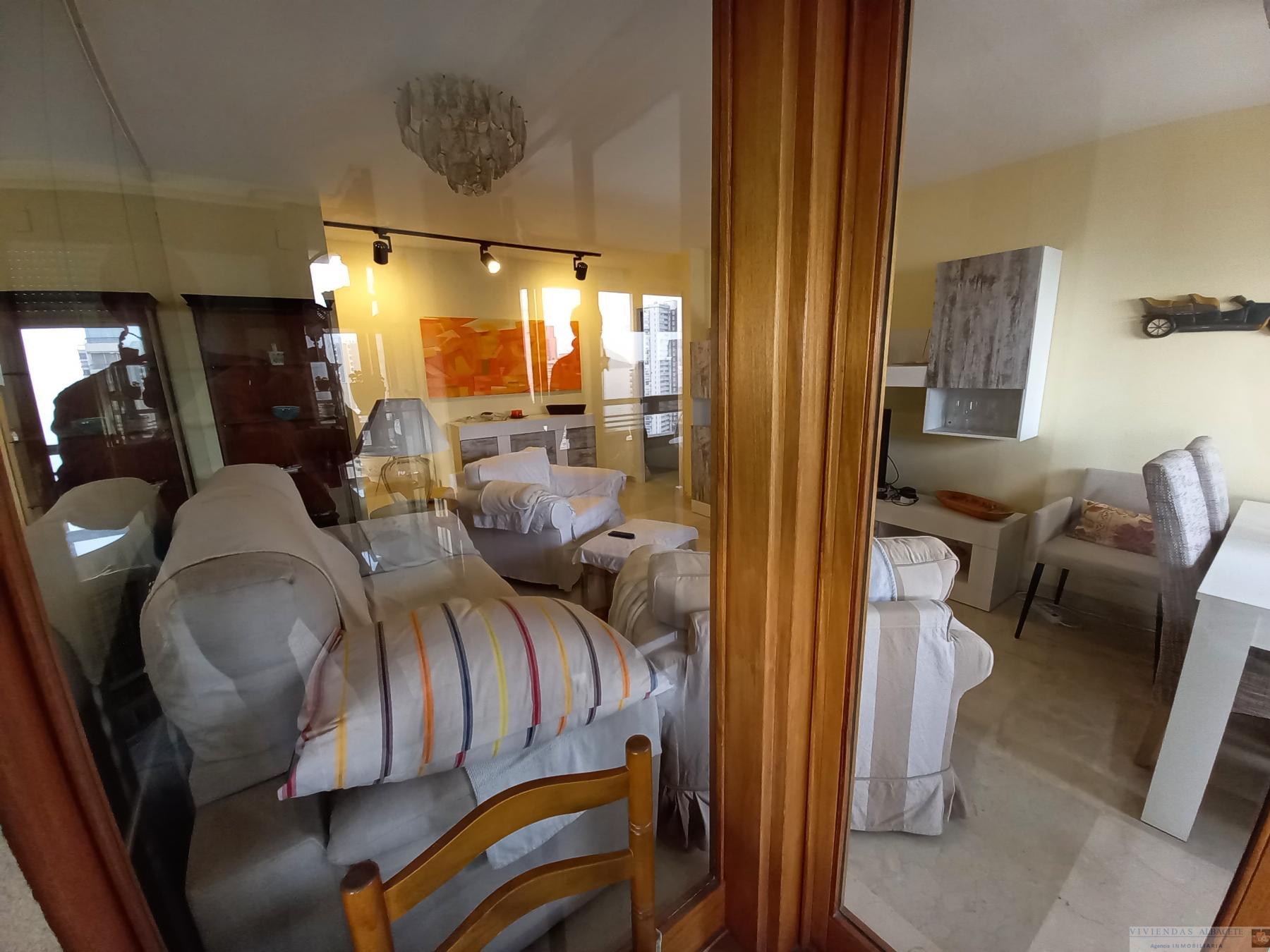 For sale of flat in Adsubia
