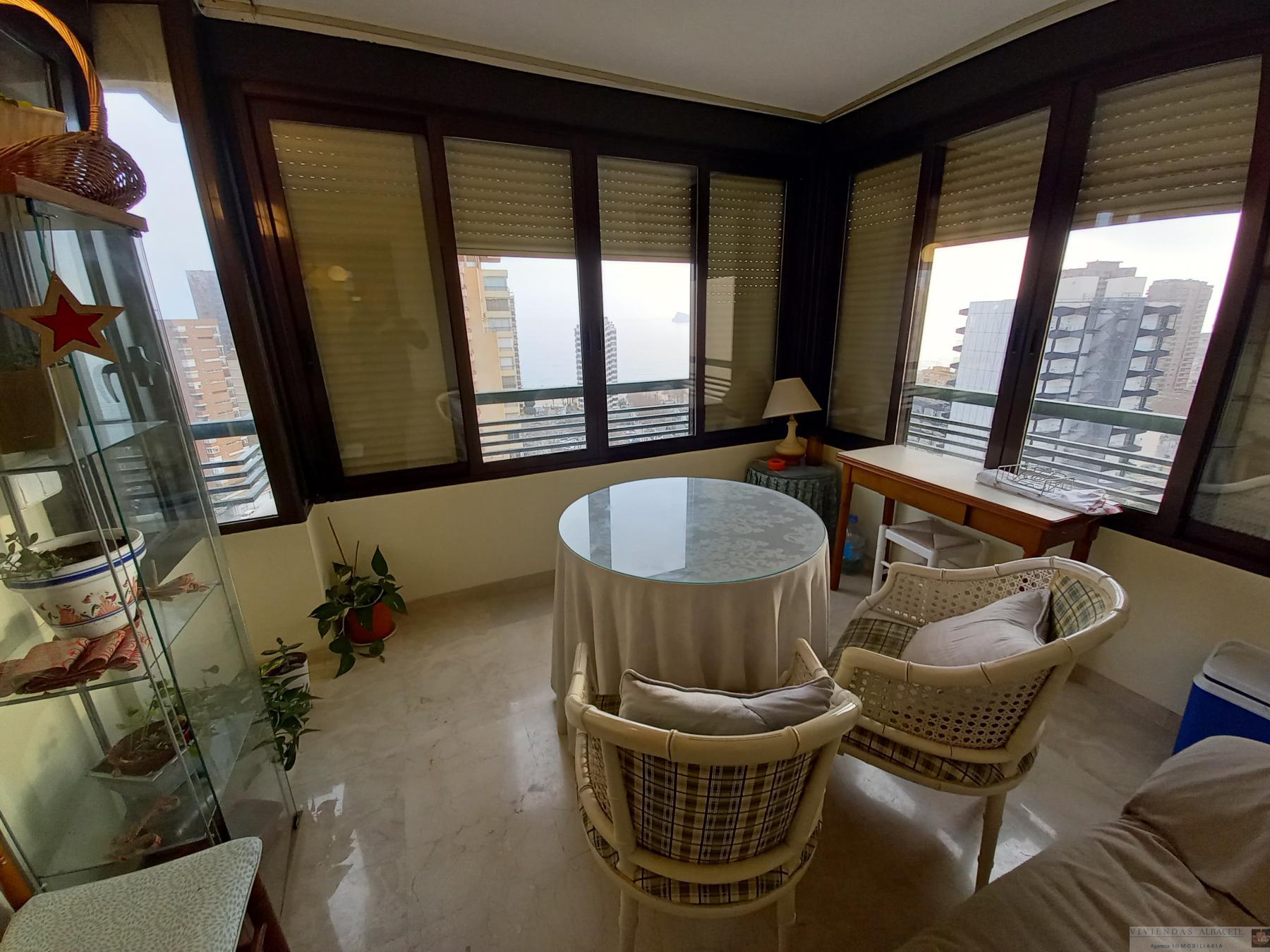 For sale of flat in Adsubia