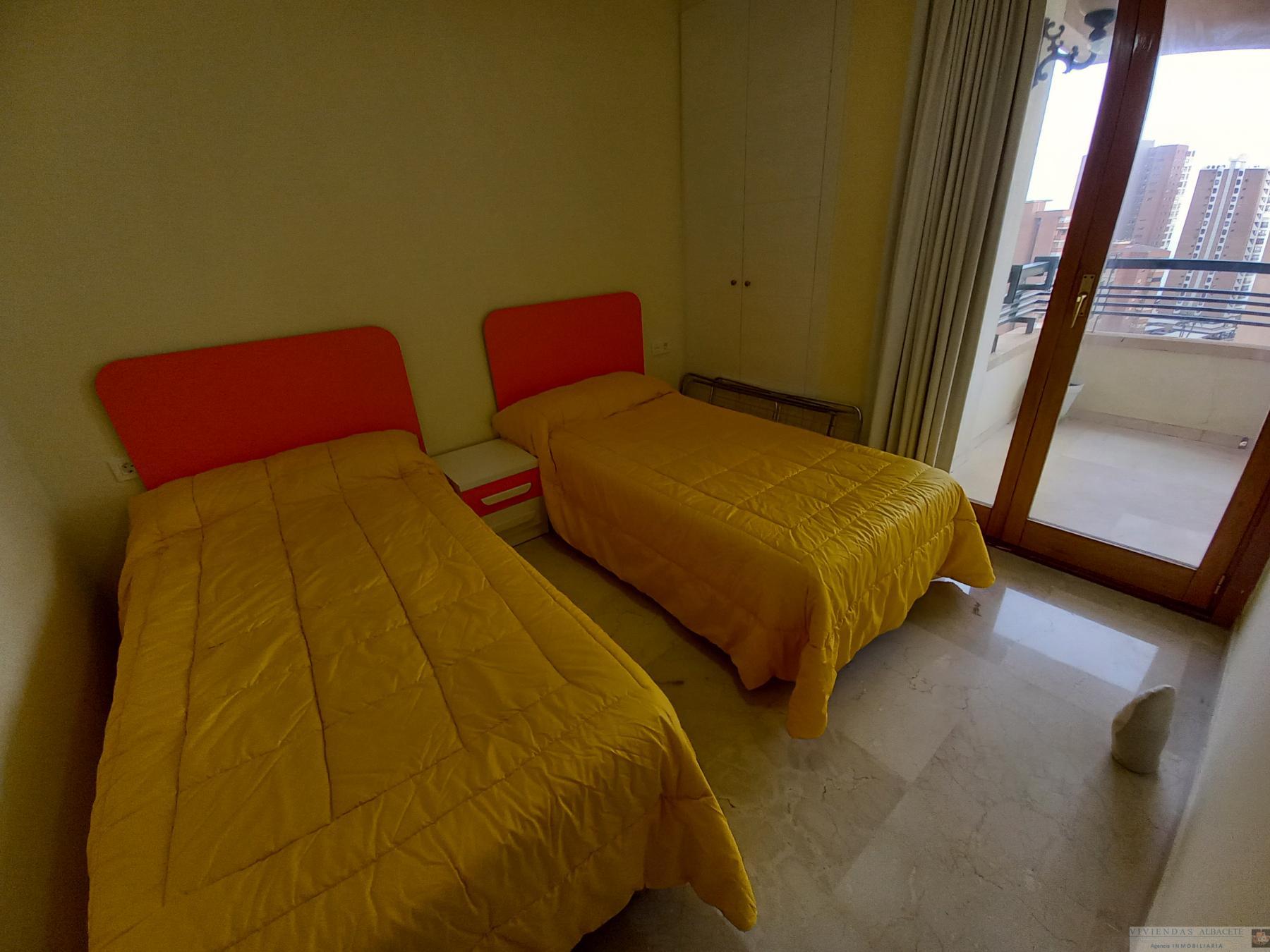 For sale of flat in Adsubia