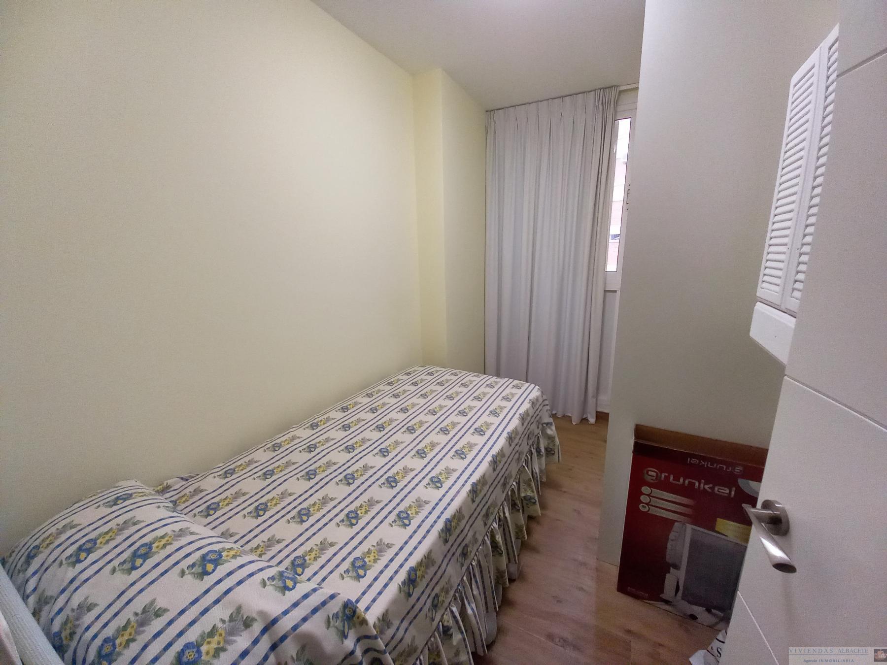 For sale of flat in Adsubia
