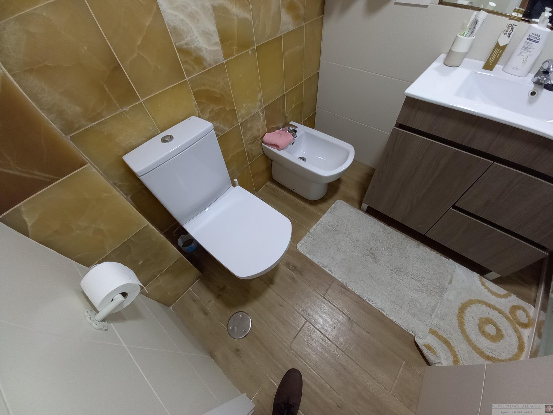 For sale of flat in Adsubia