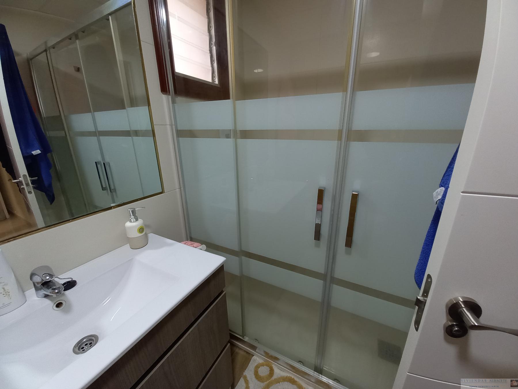 For sale of flat in Adsubia