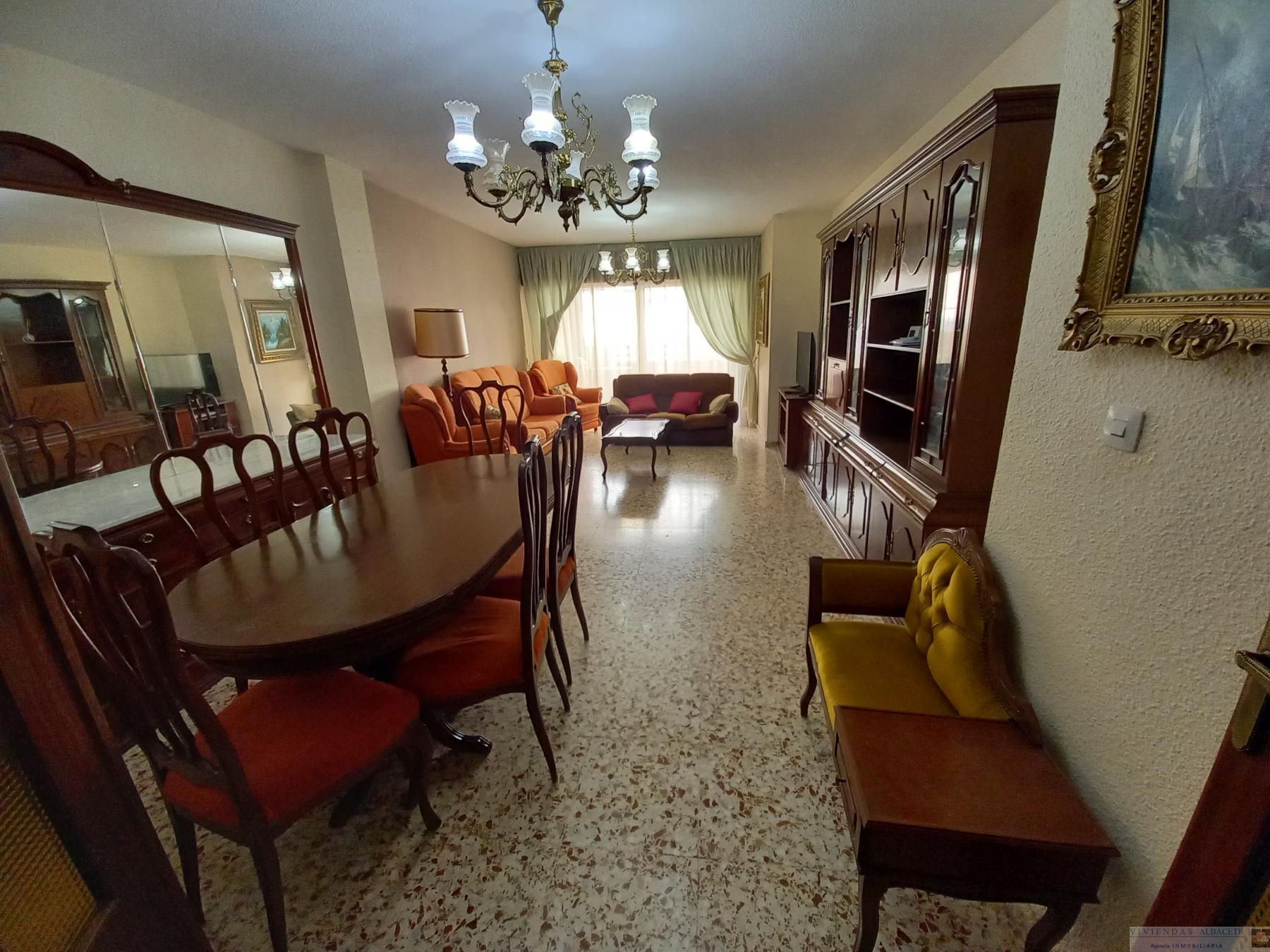 For sale of flat in Albacete
