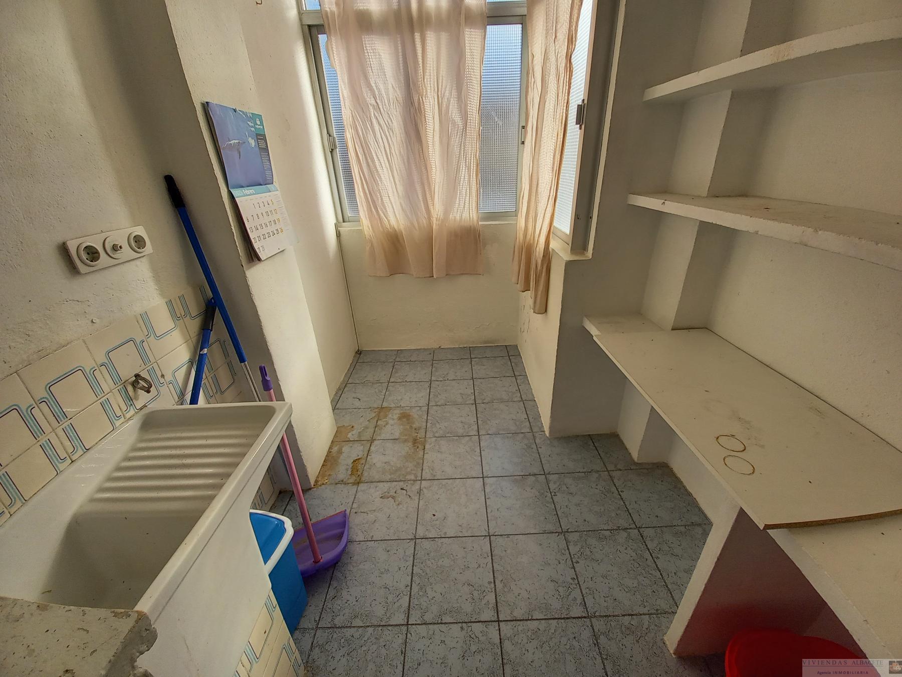 For sale of flat in Albacete