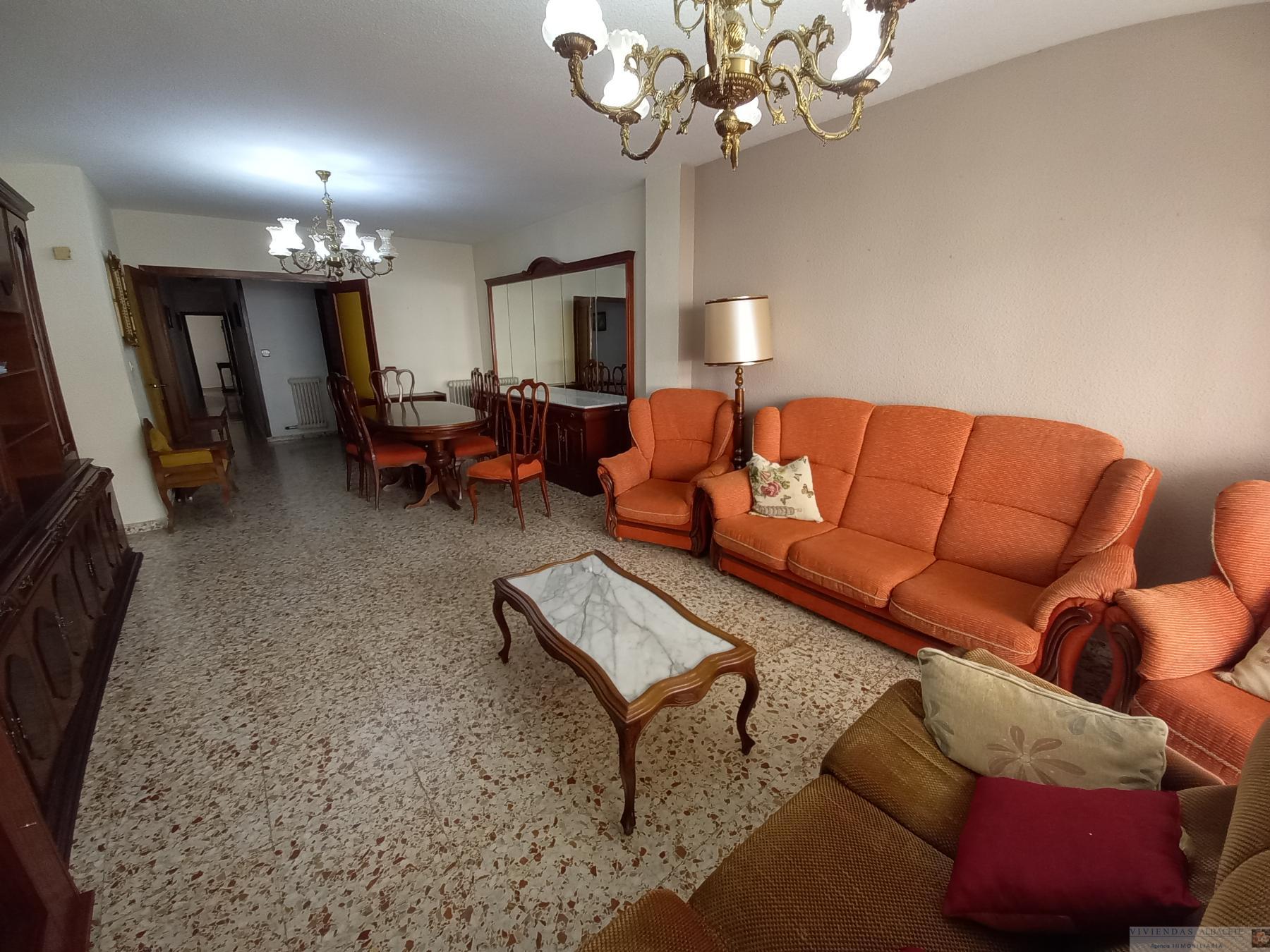 For sale of flat in Albacete