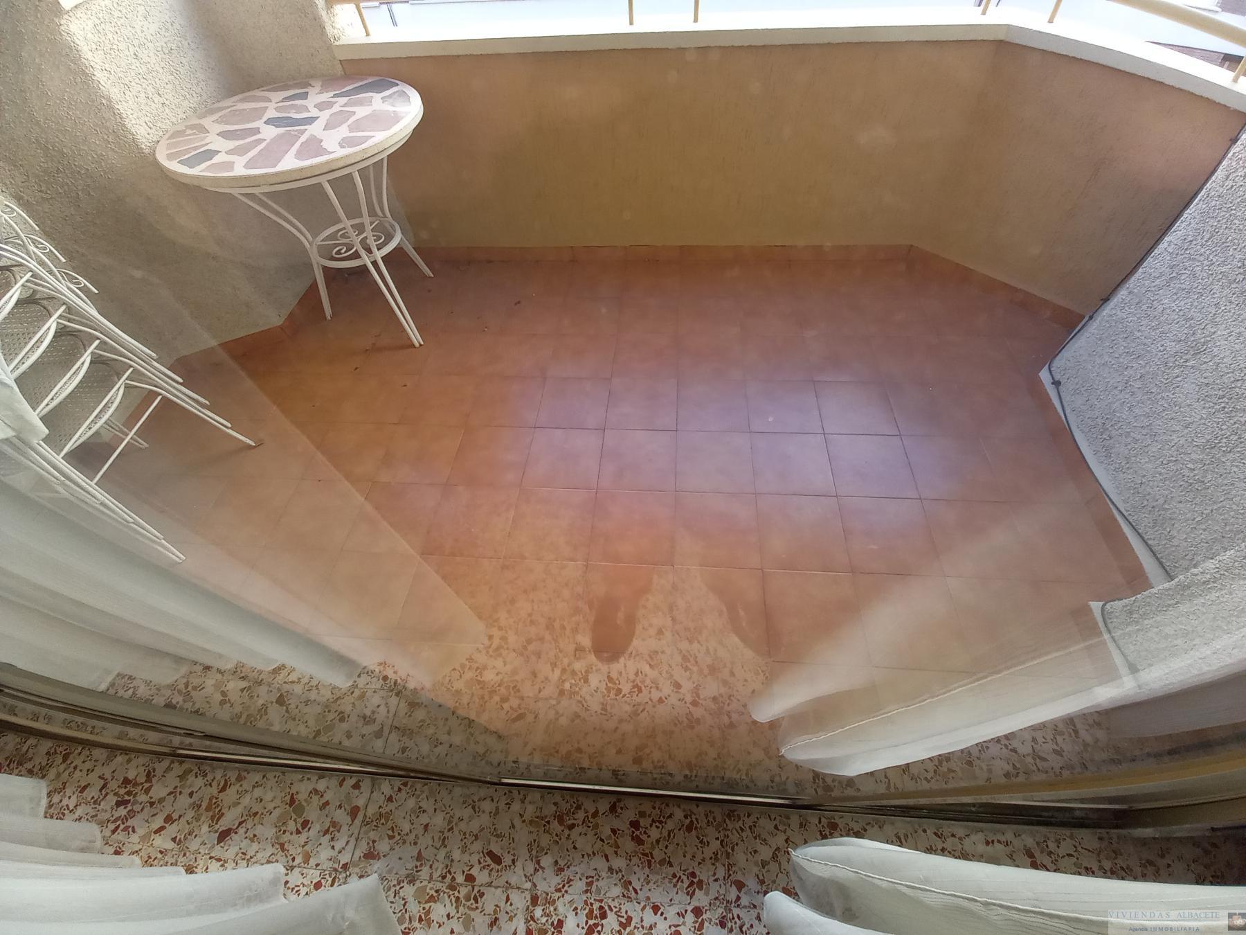 For sale of flat in Albacete