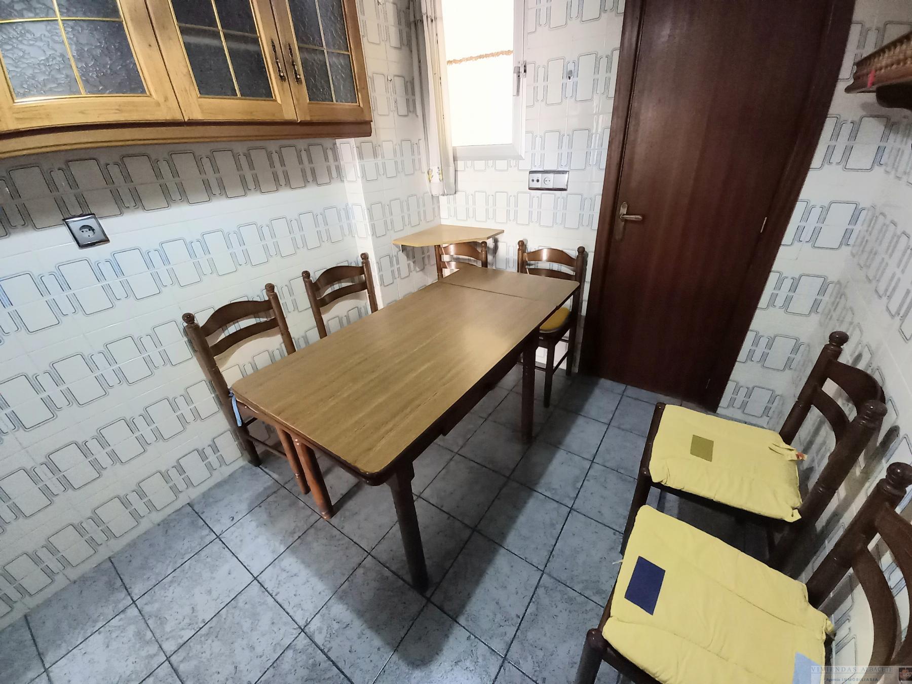 For sale of flat in Albacete
