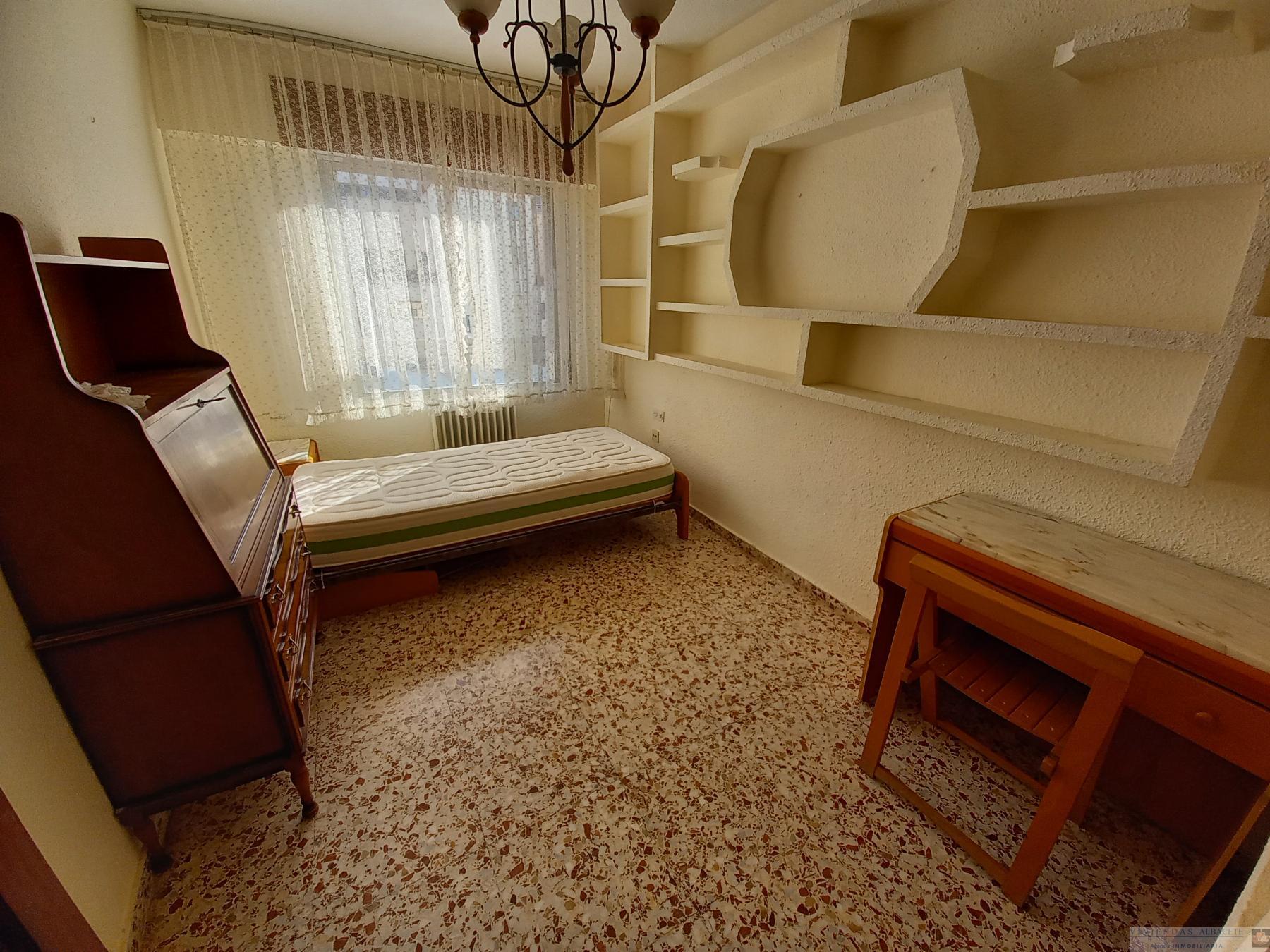 For sale of flat in Albacete