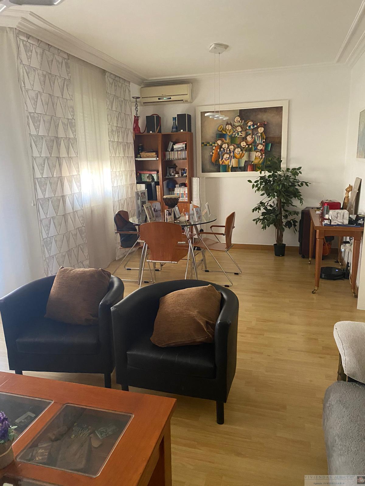 For sale of flat in Albacete
