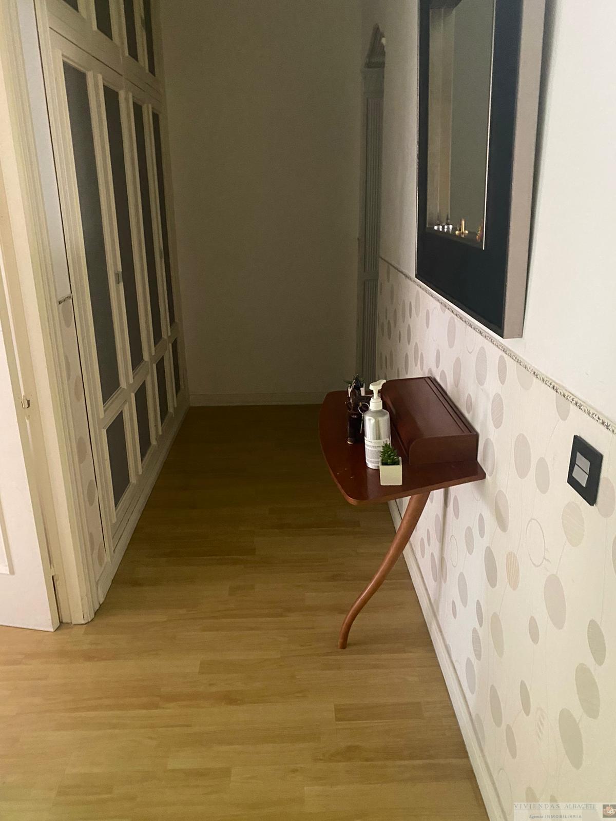 For sale of flat in Albacete