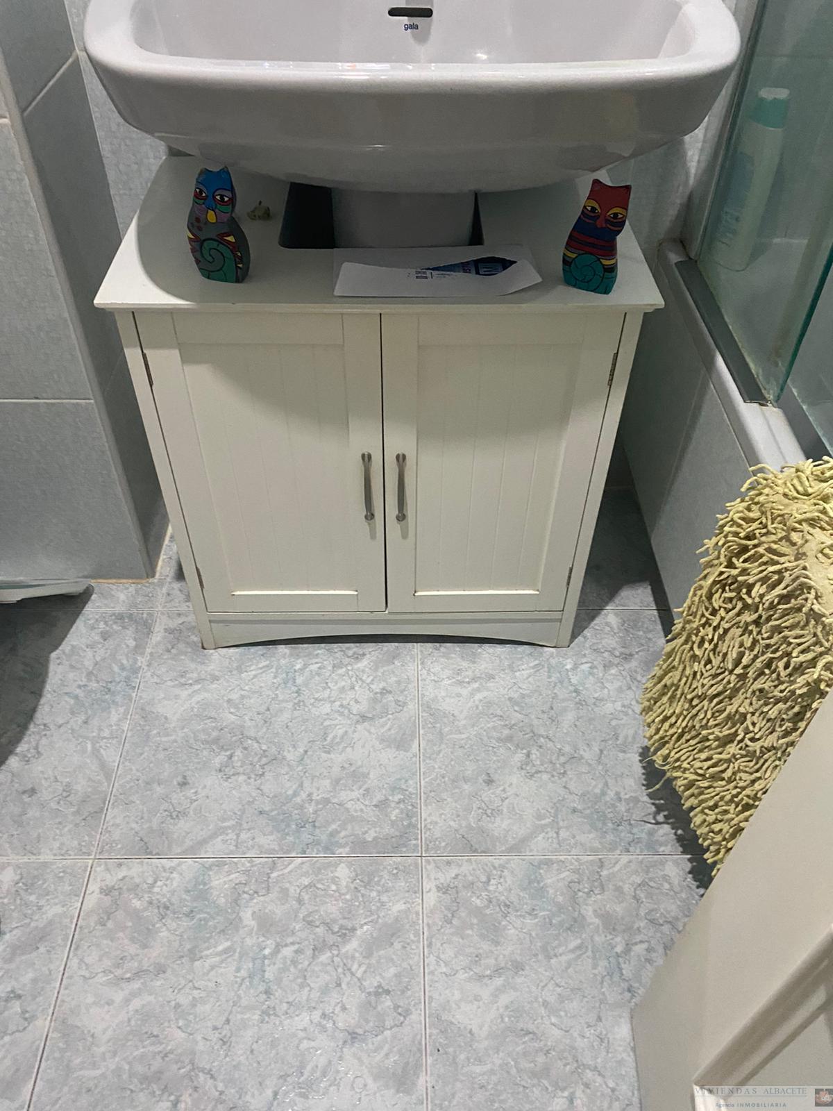 For sale of flat in Albacete