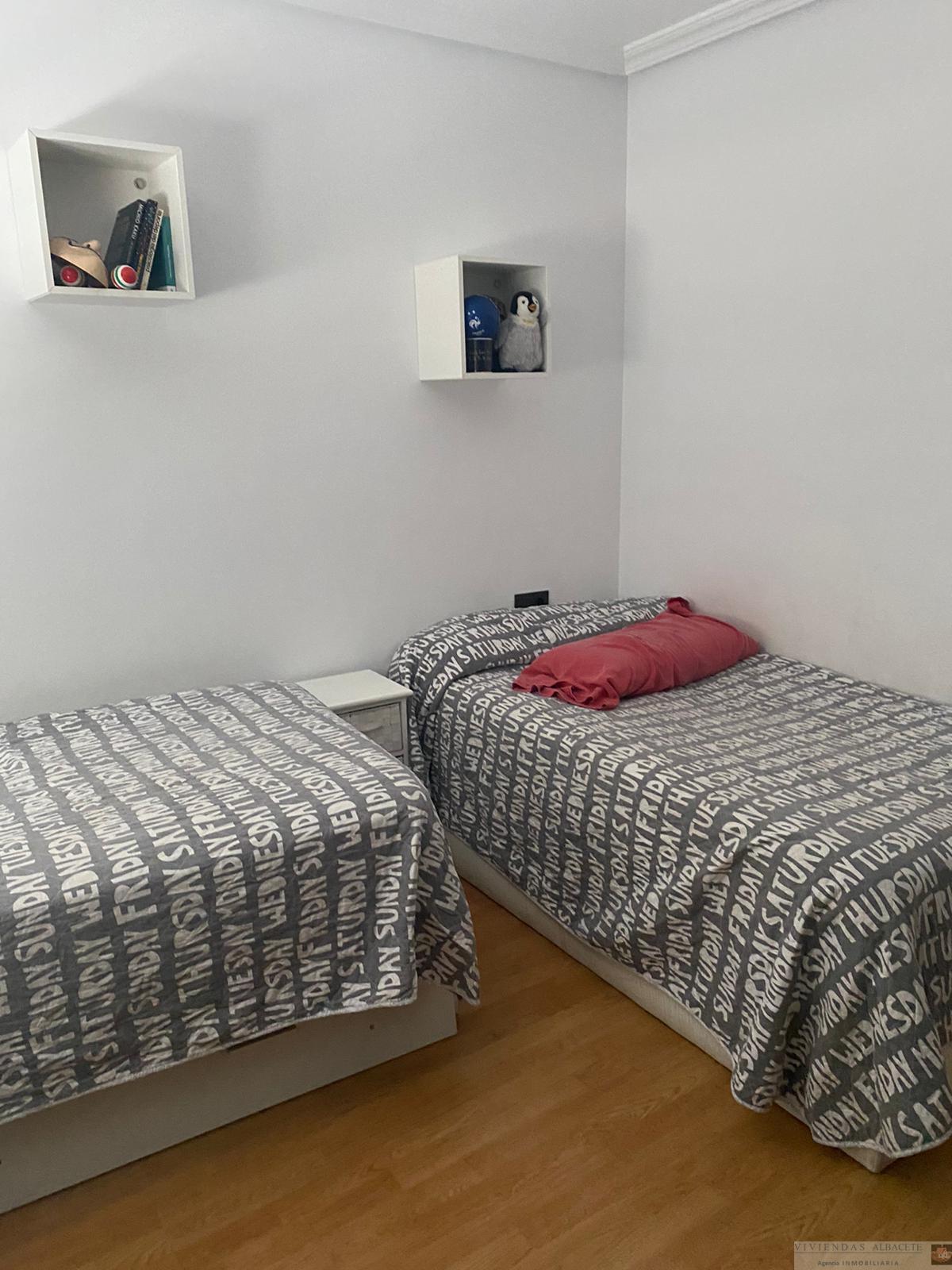 For sale of flat in Albacete