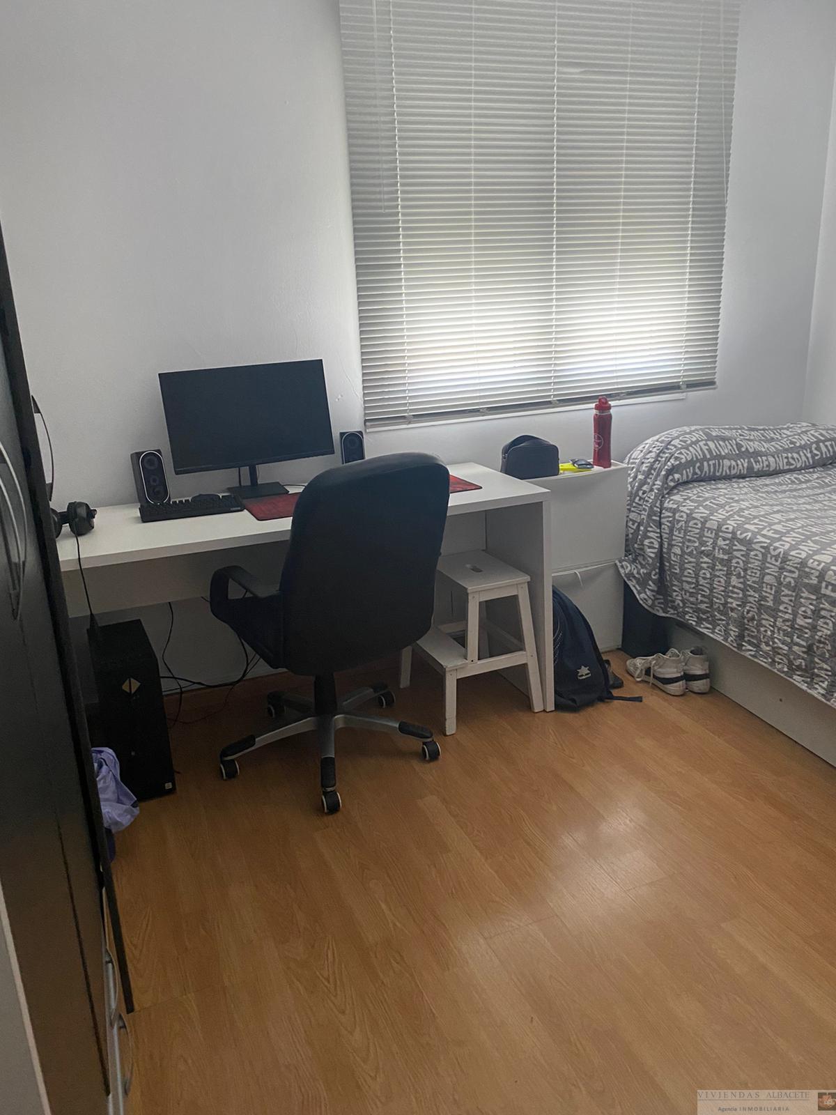 For sale of flat in Albacete