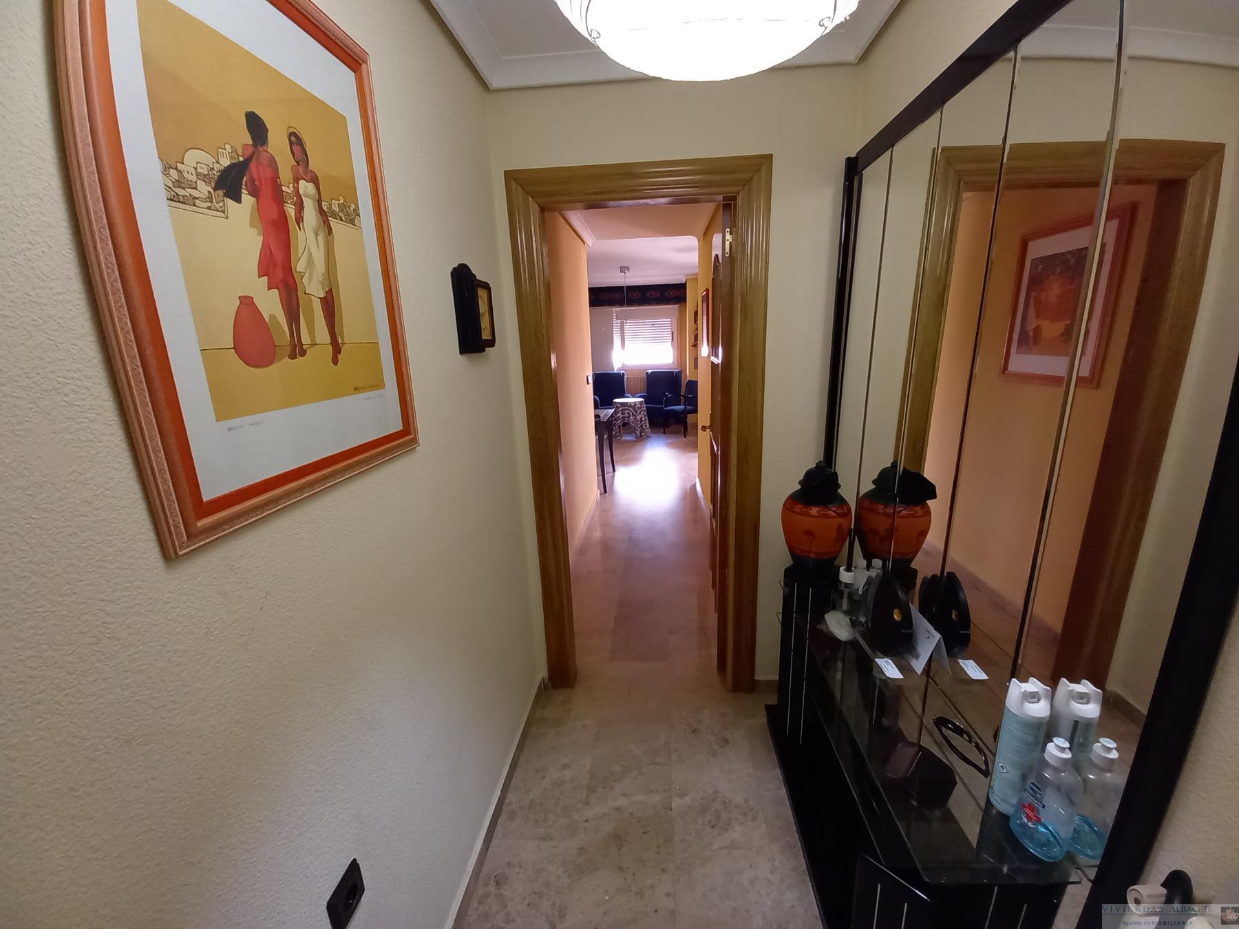 For sale of apartment in Albacete