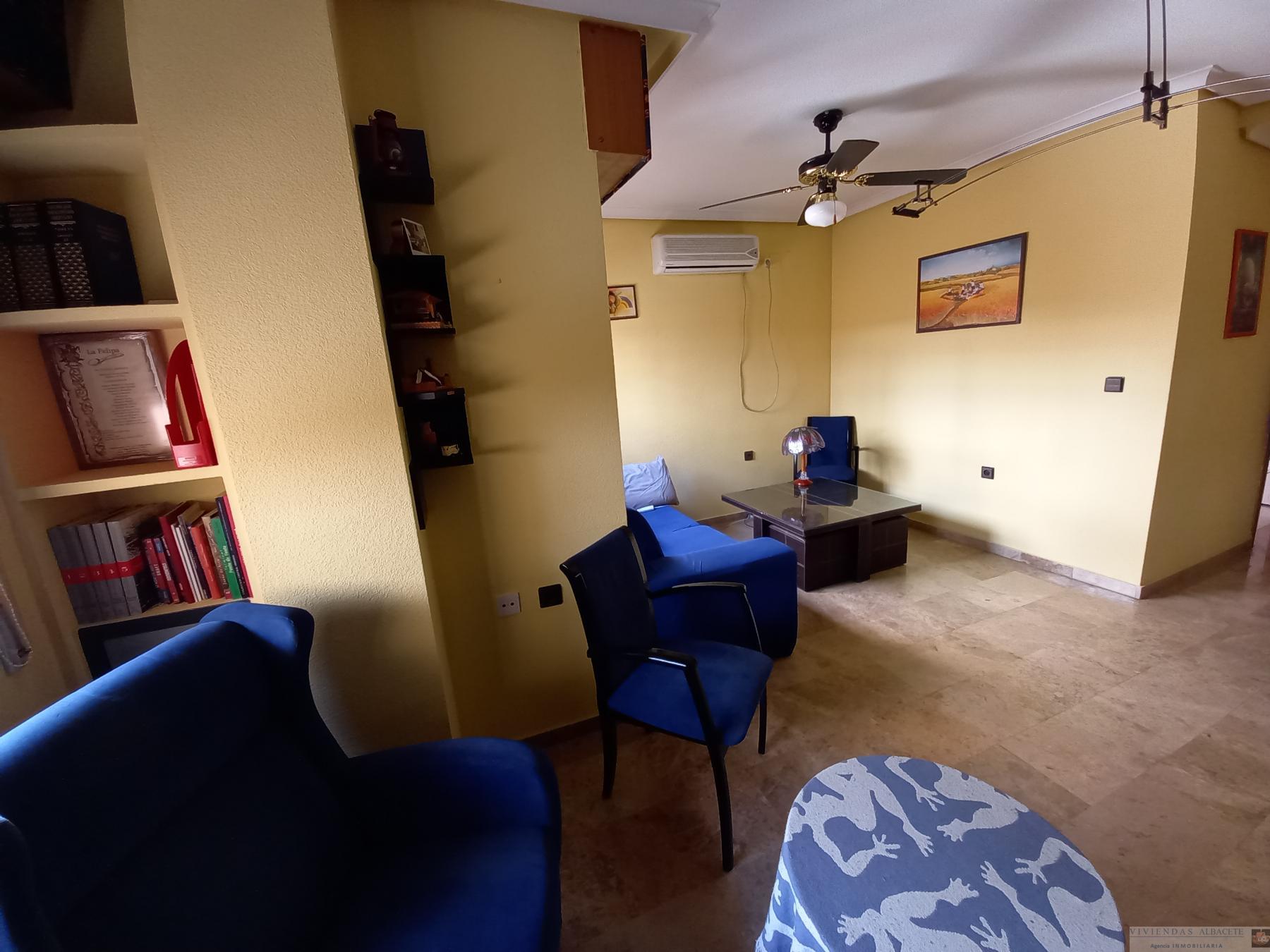 For sale of apartment in Albacete