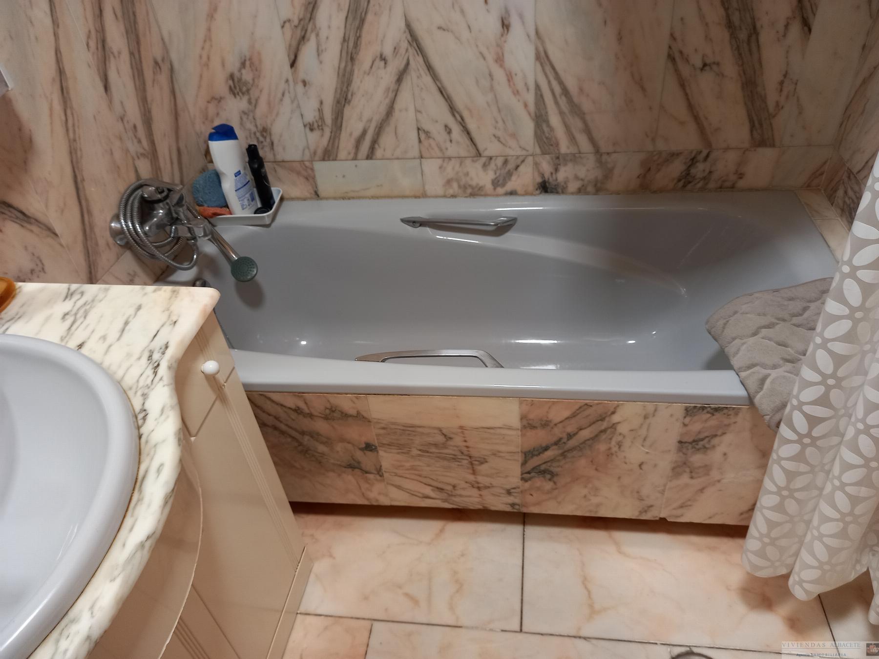 For sale of apartment in Albacete