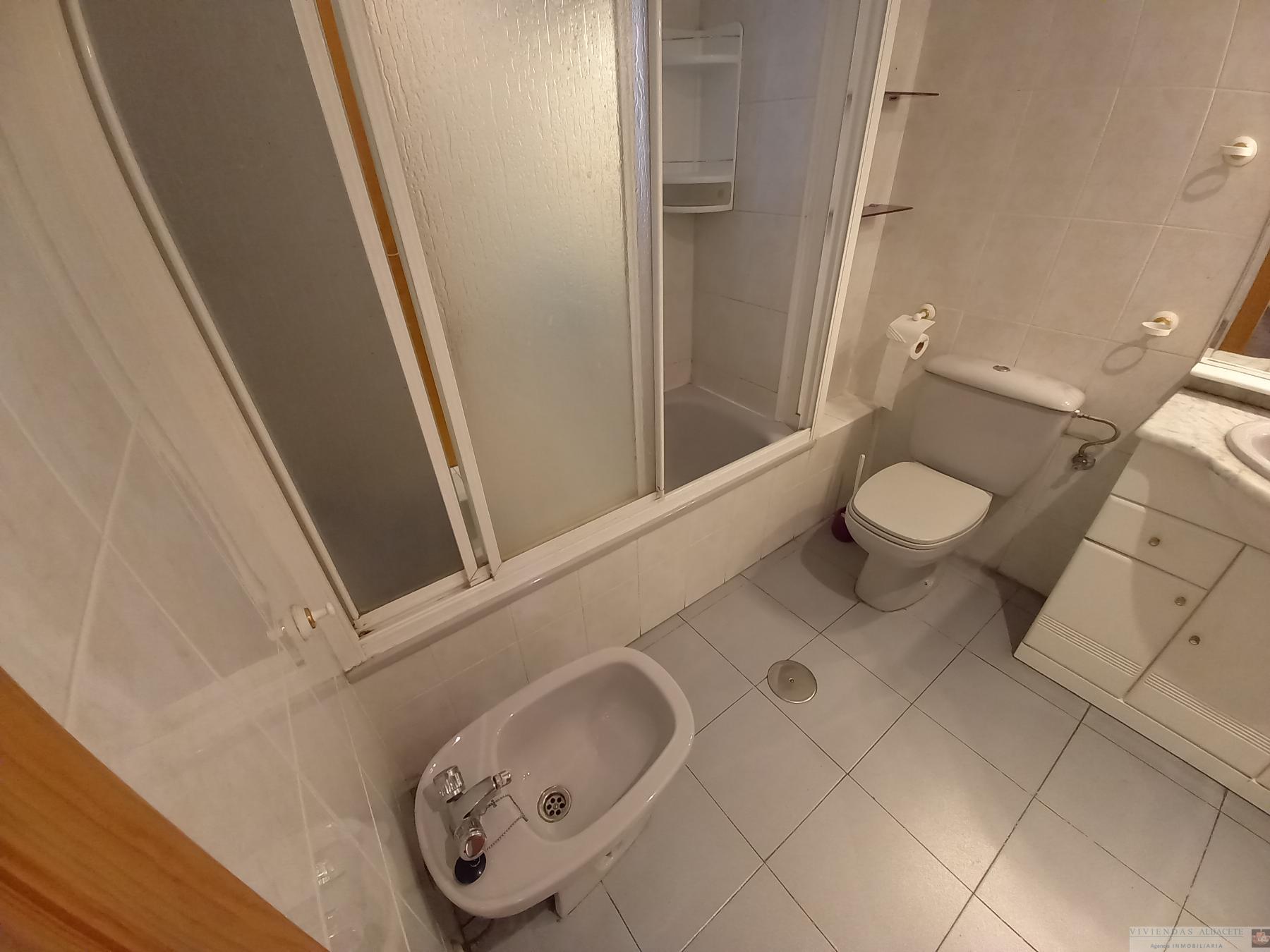 For sale of flat in Albacete