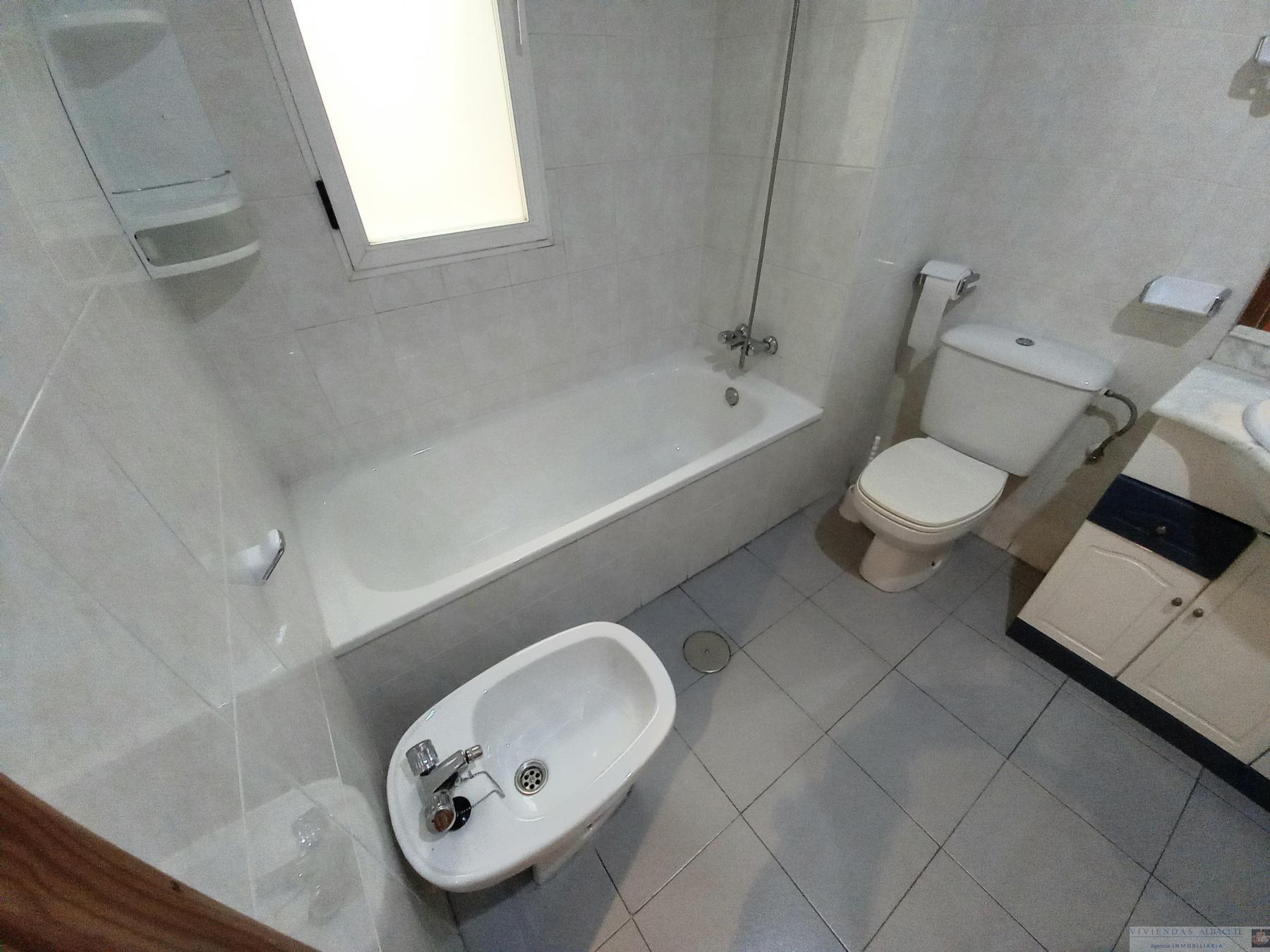 For sale of flat in Albacete
