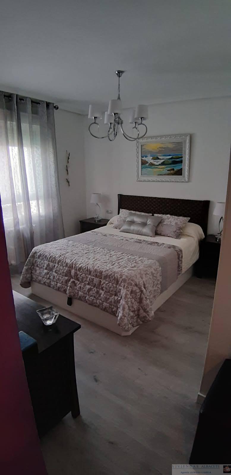 For sale of flat in Albacete