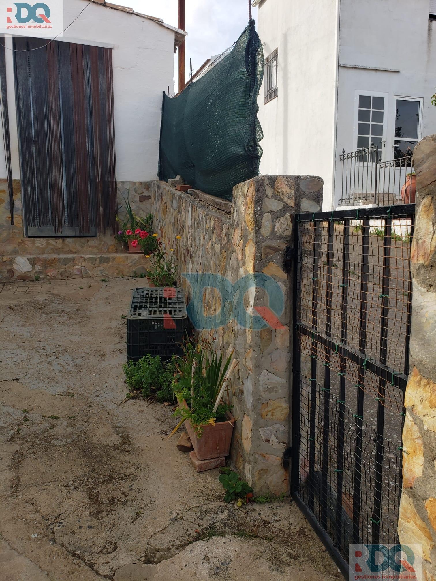 For sale of house in La Codosera