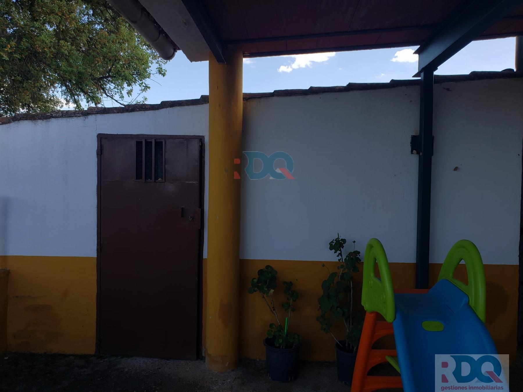 For sale of rural property in Alburquerque
