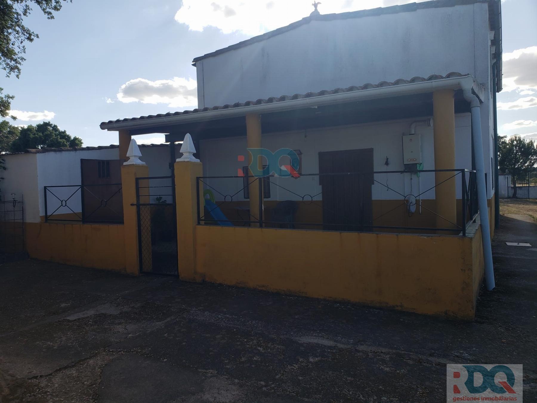 For sale of rural property in Alburquerque