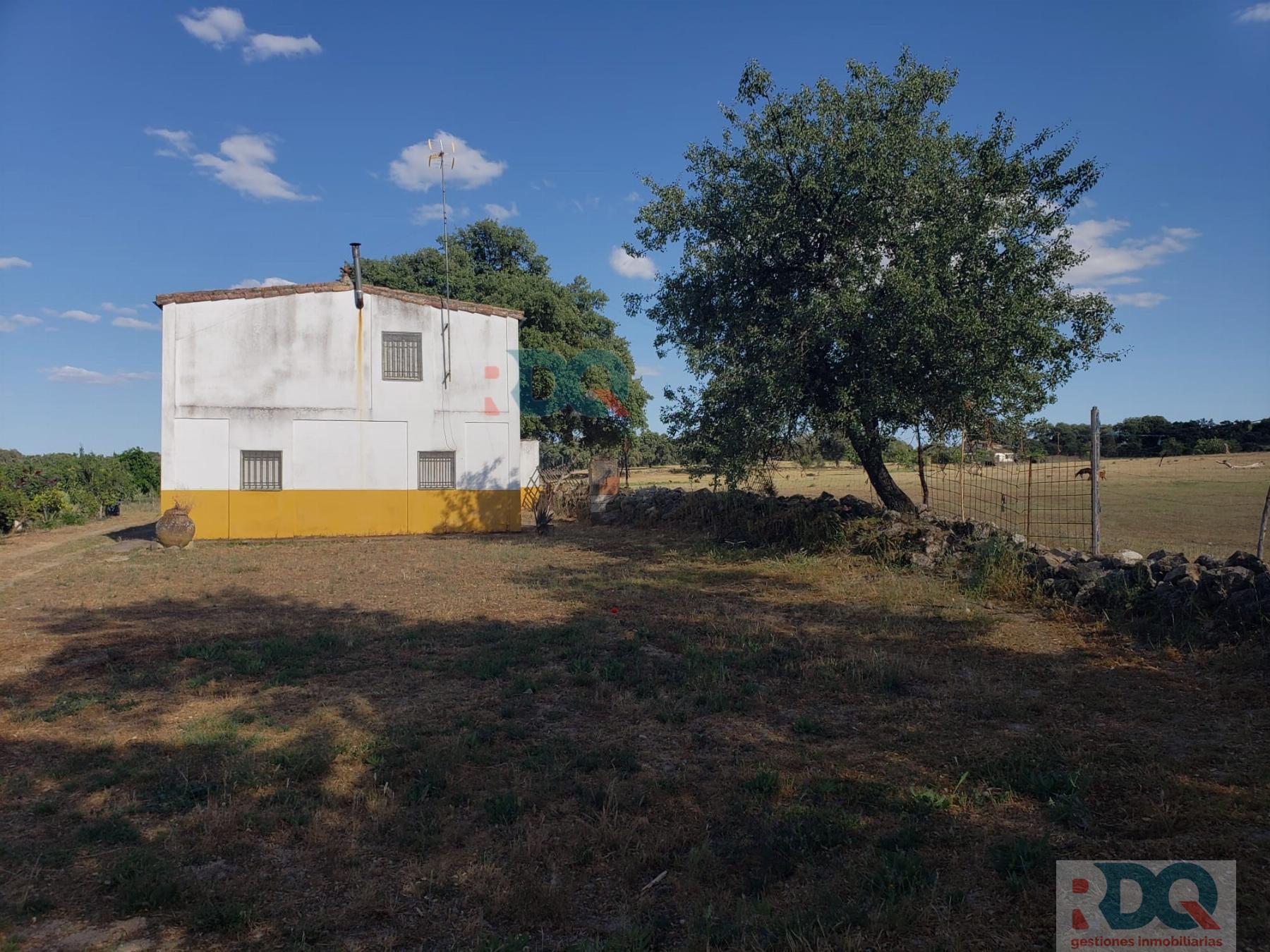 For sale of rural property in Alburquerque