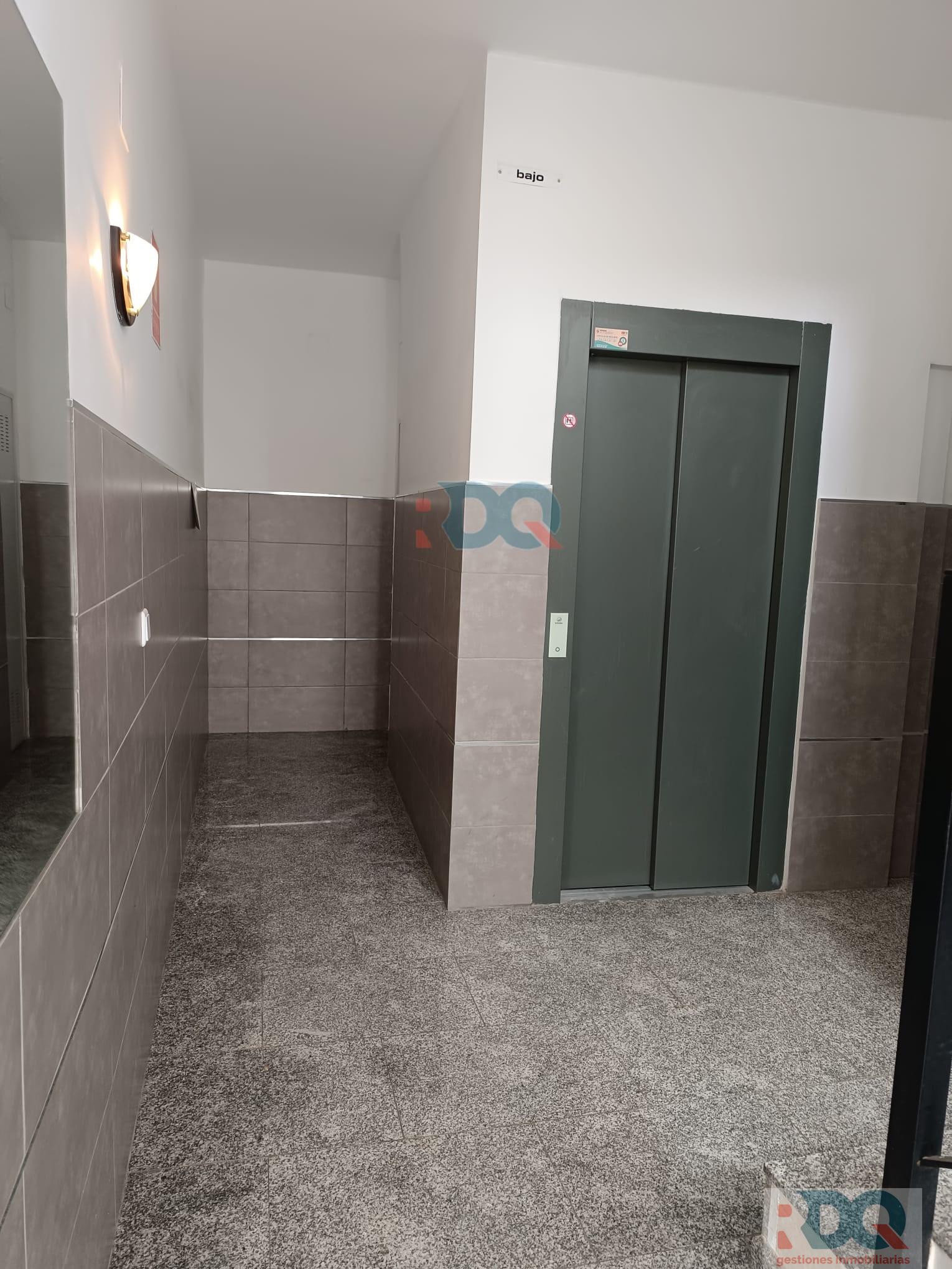 For sale of flat in Alburquerque