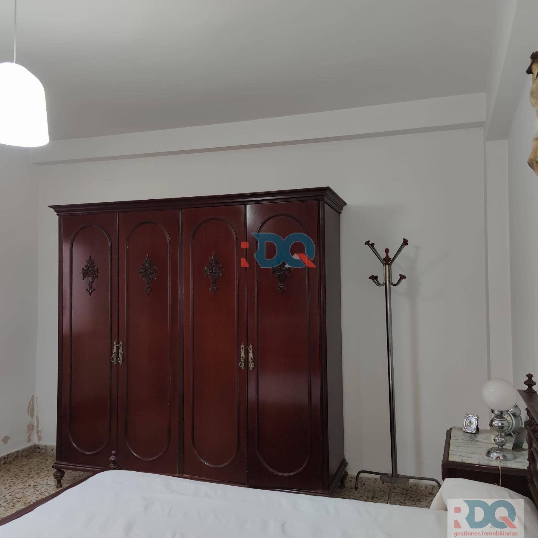 For sale of flat in Alburquerque