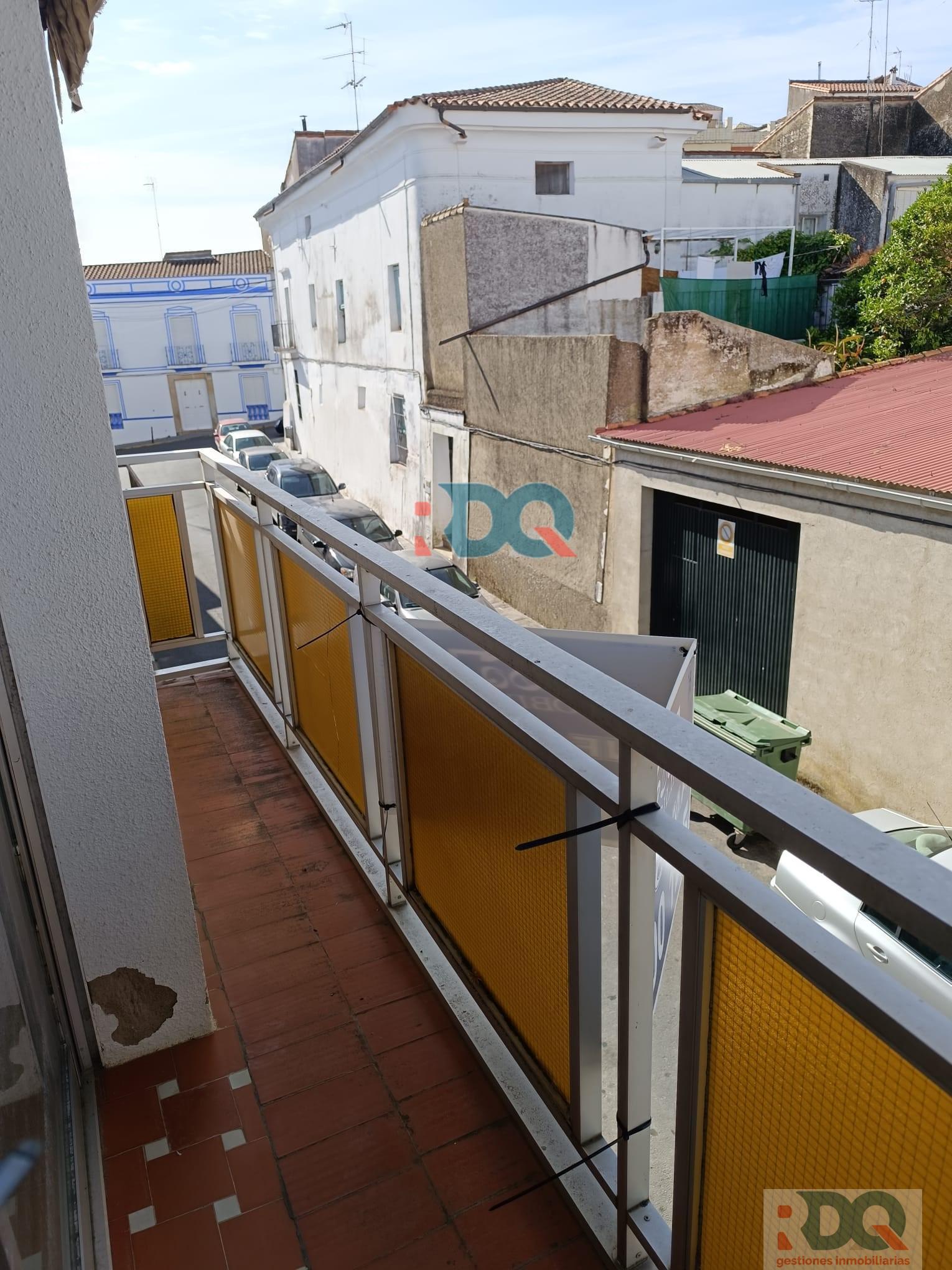 For sale of flat in Alburquerque