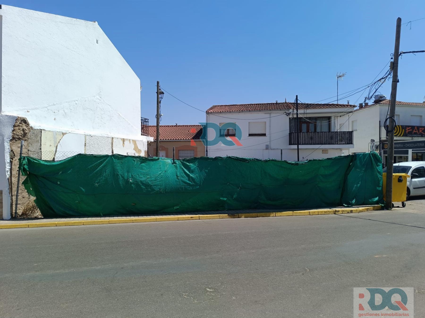 For sale of land in La Codosera