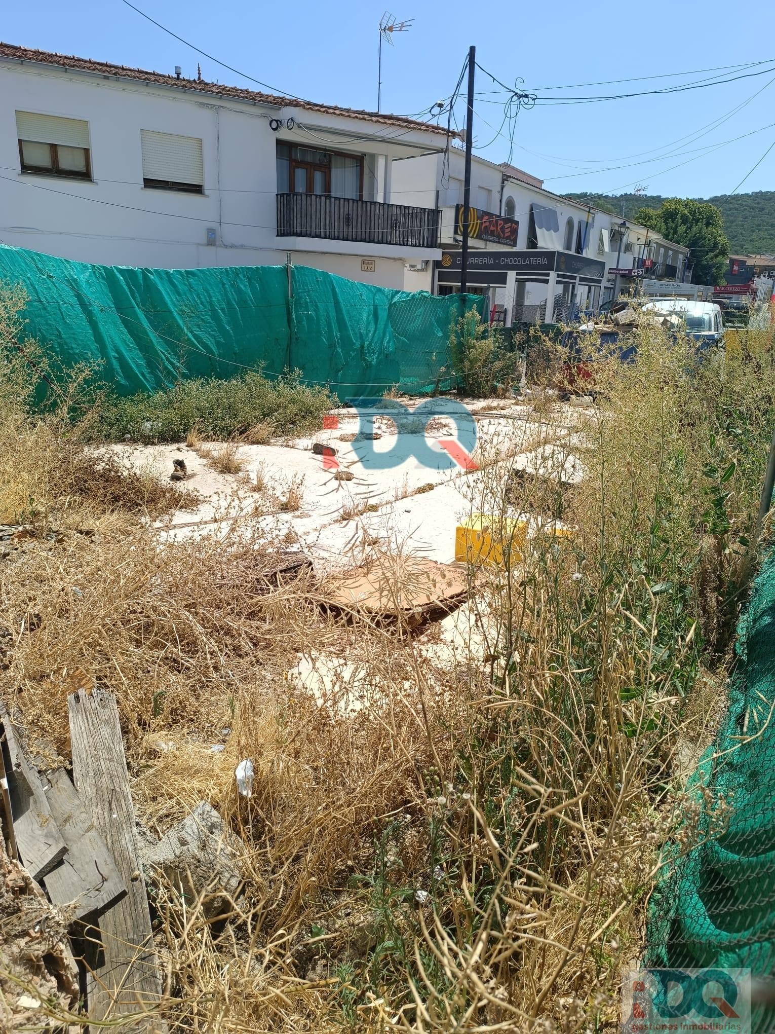 For sale of land in La Codosera