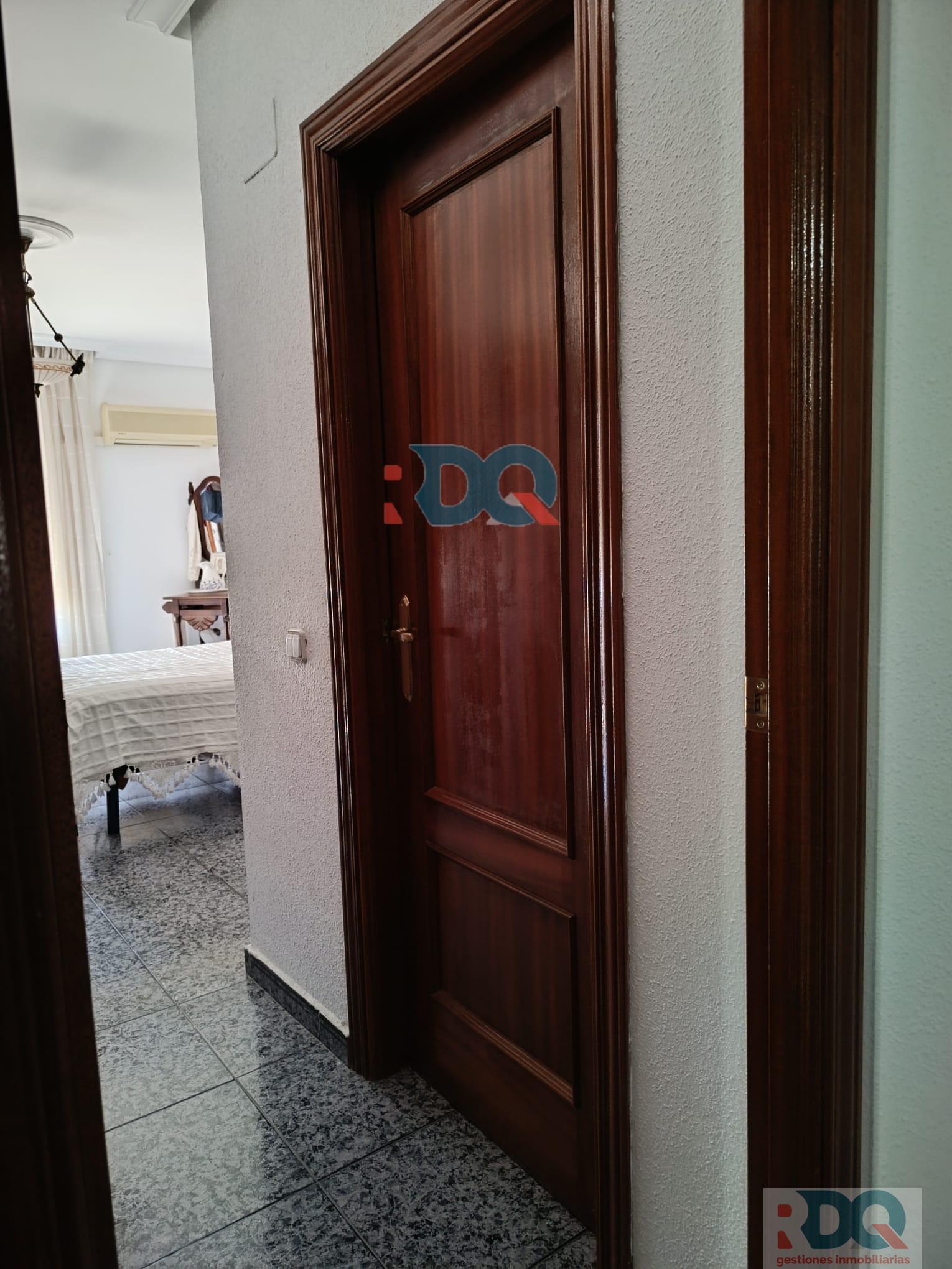 For sale of flat in Alburquerque