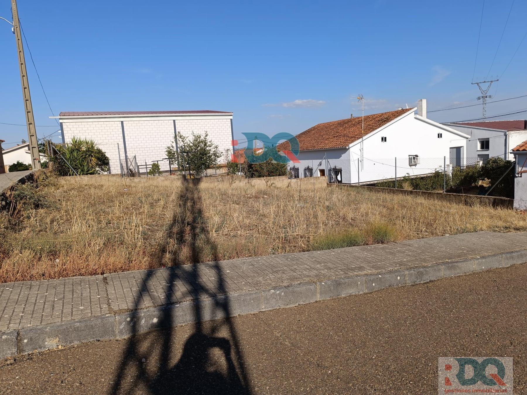 For sale of land in La Codosera
