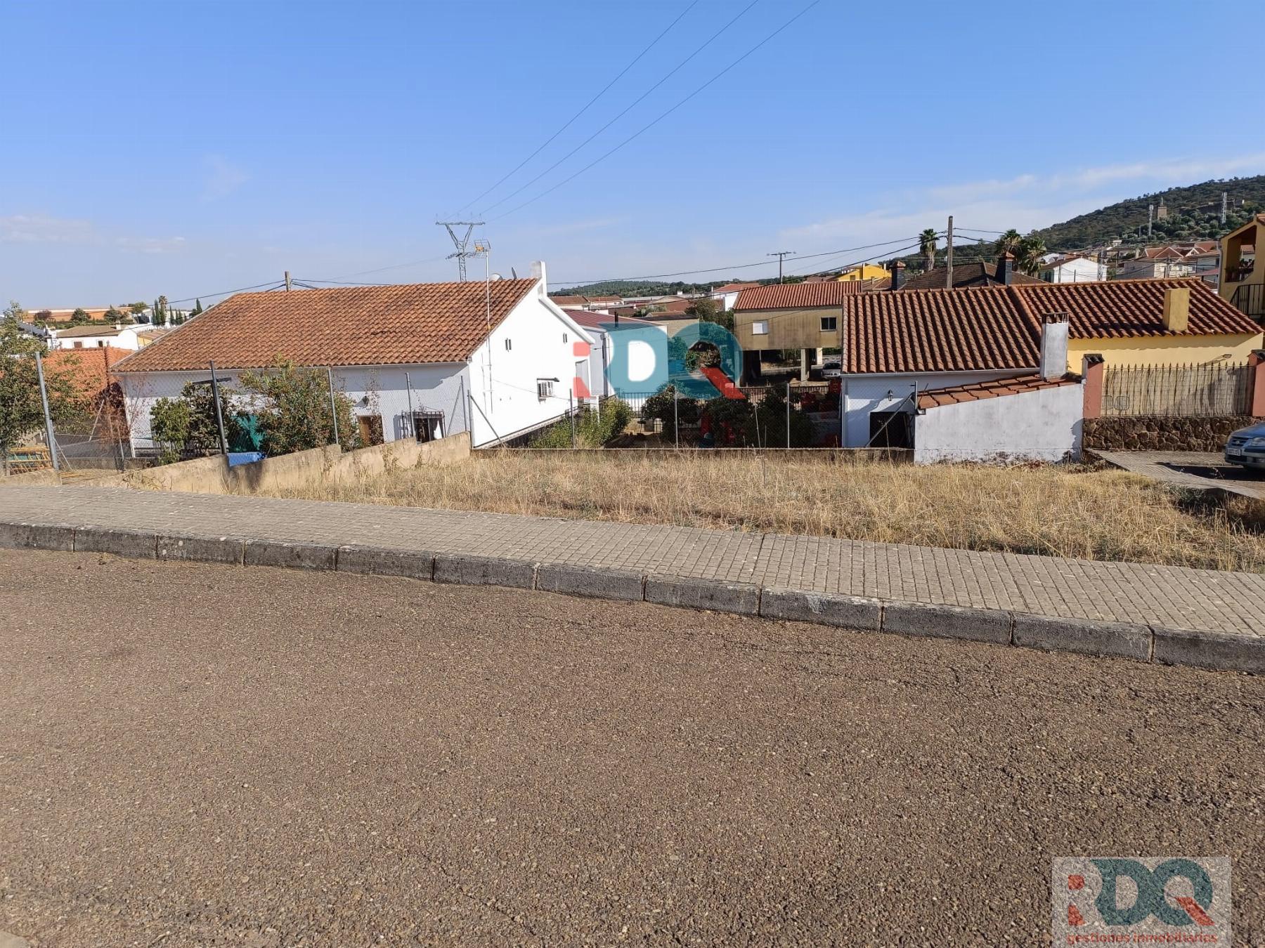 For sale of land in La Codosera
